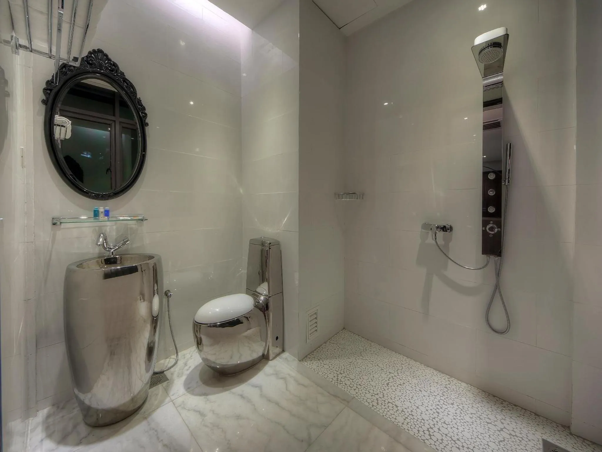 Bathroom in Arenaa Star Hotel