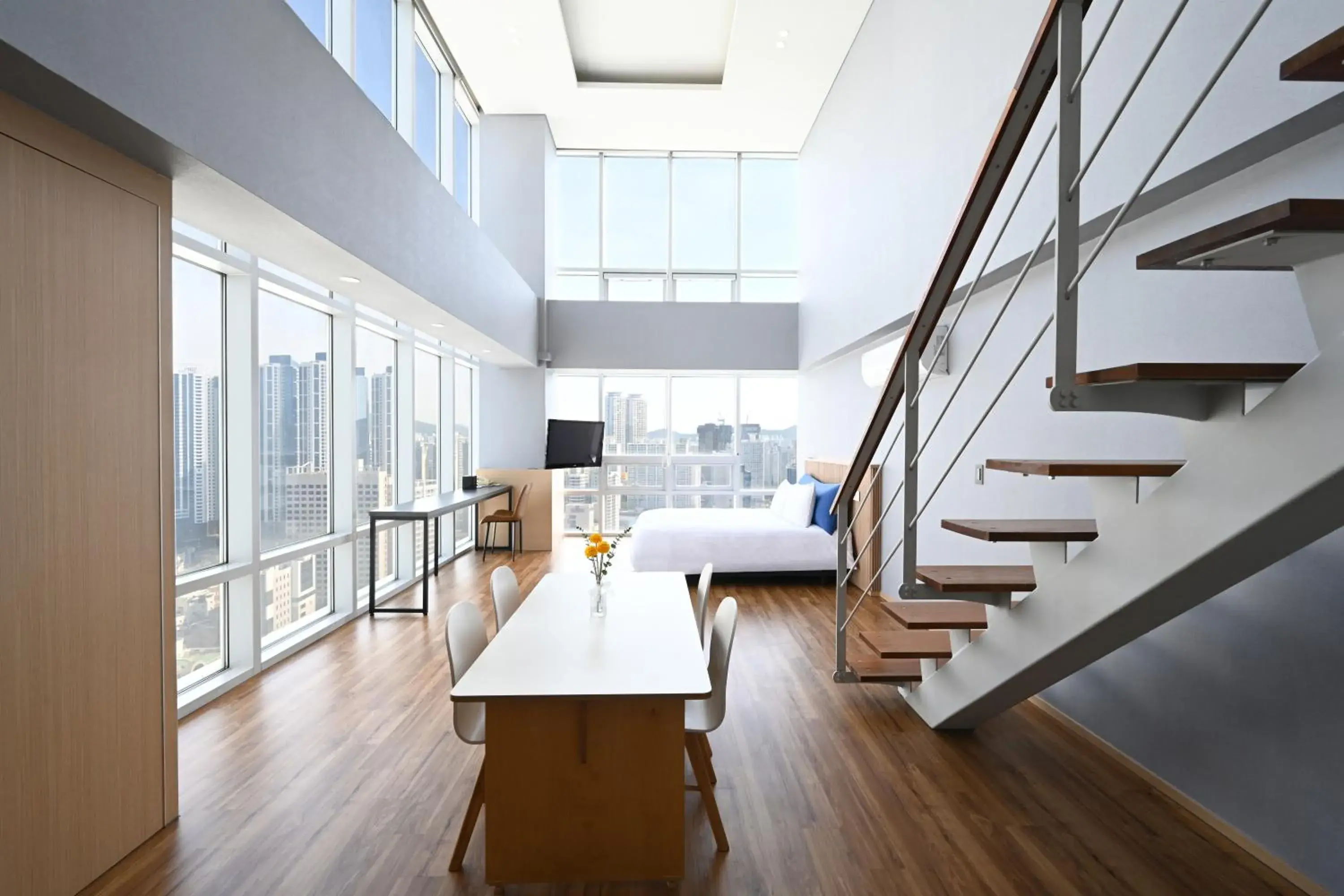 Superior Suite with City View in Kolon Seacloud Hotel Superior Suite with City View in Kolon Seacloud Hotel