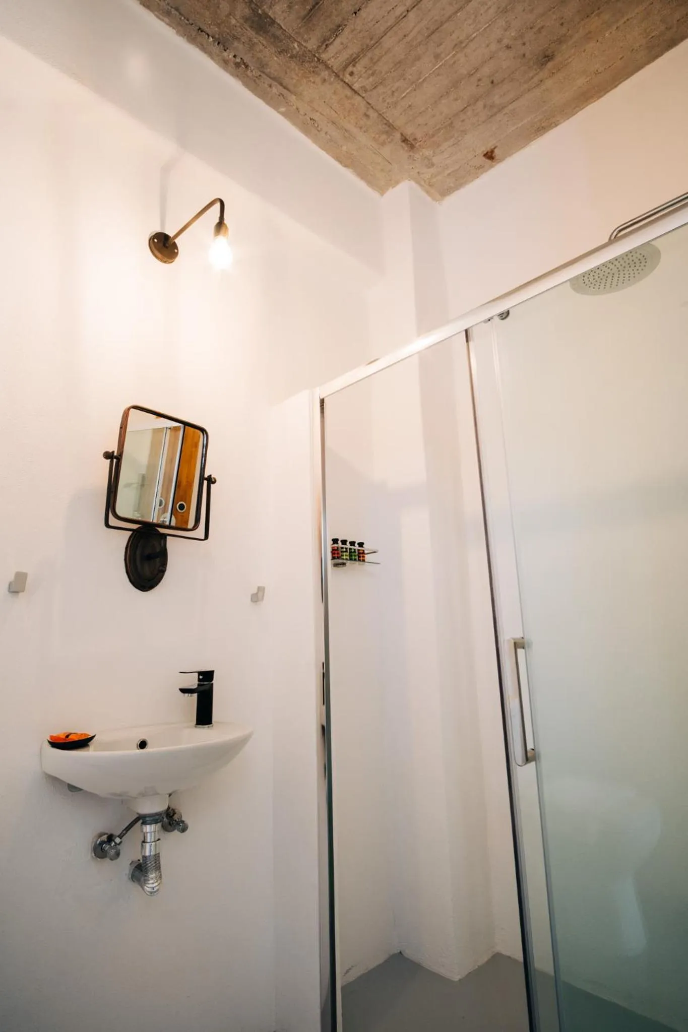 Shower in Mesanto Luxury Suites