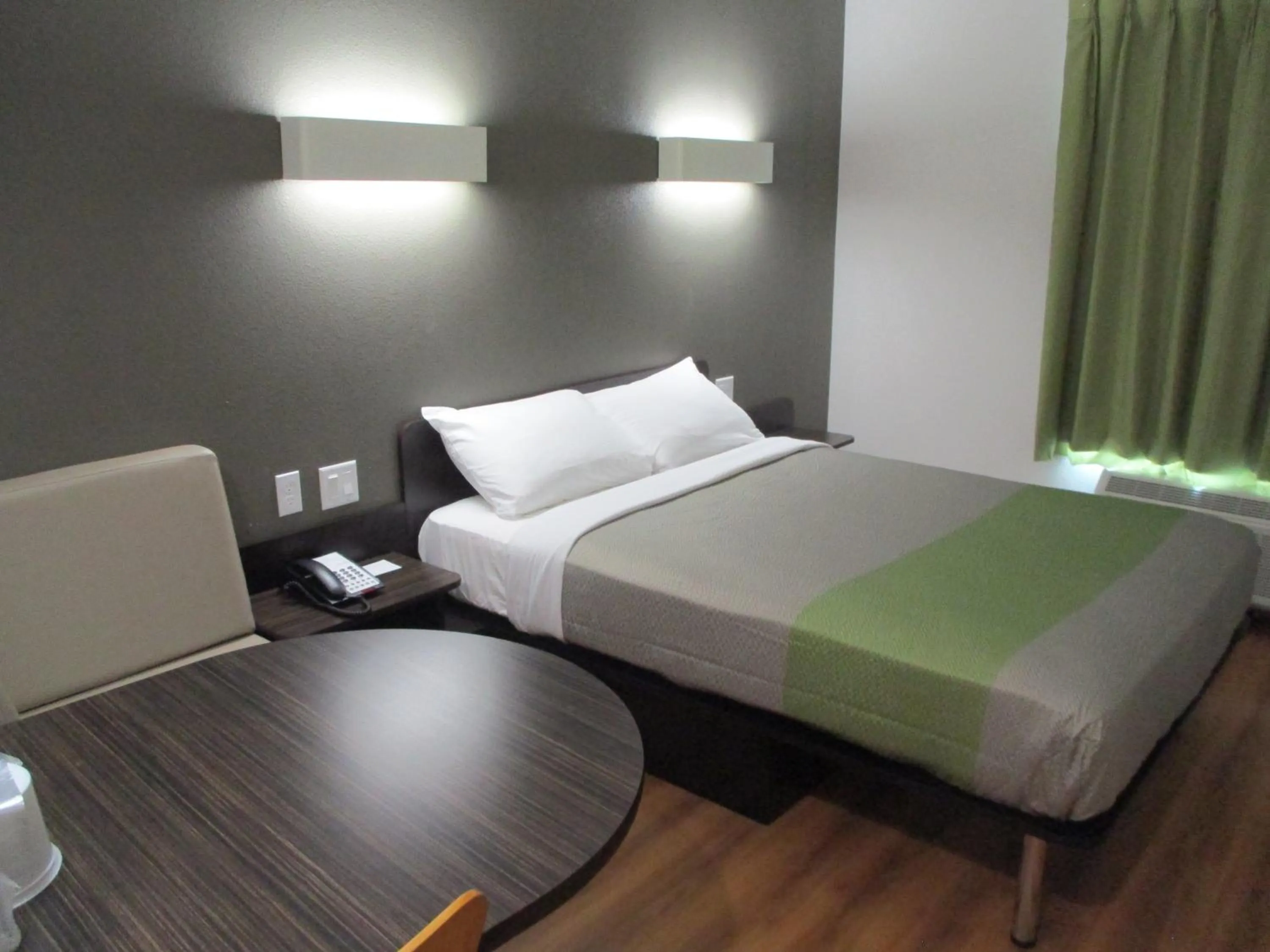 Bedroom, Bed in Motel 6-Corpus Christi, TX