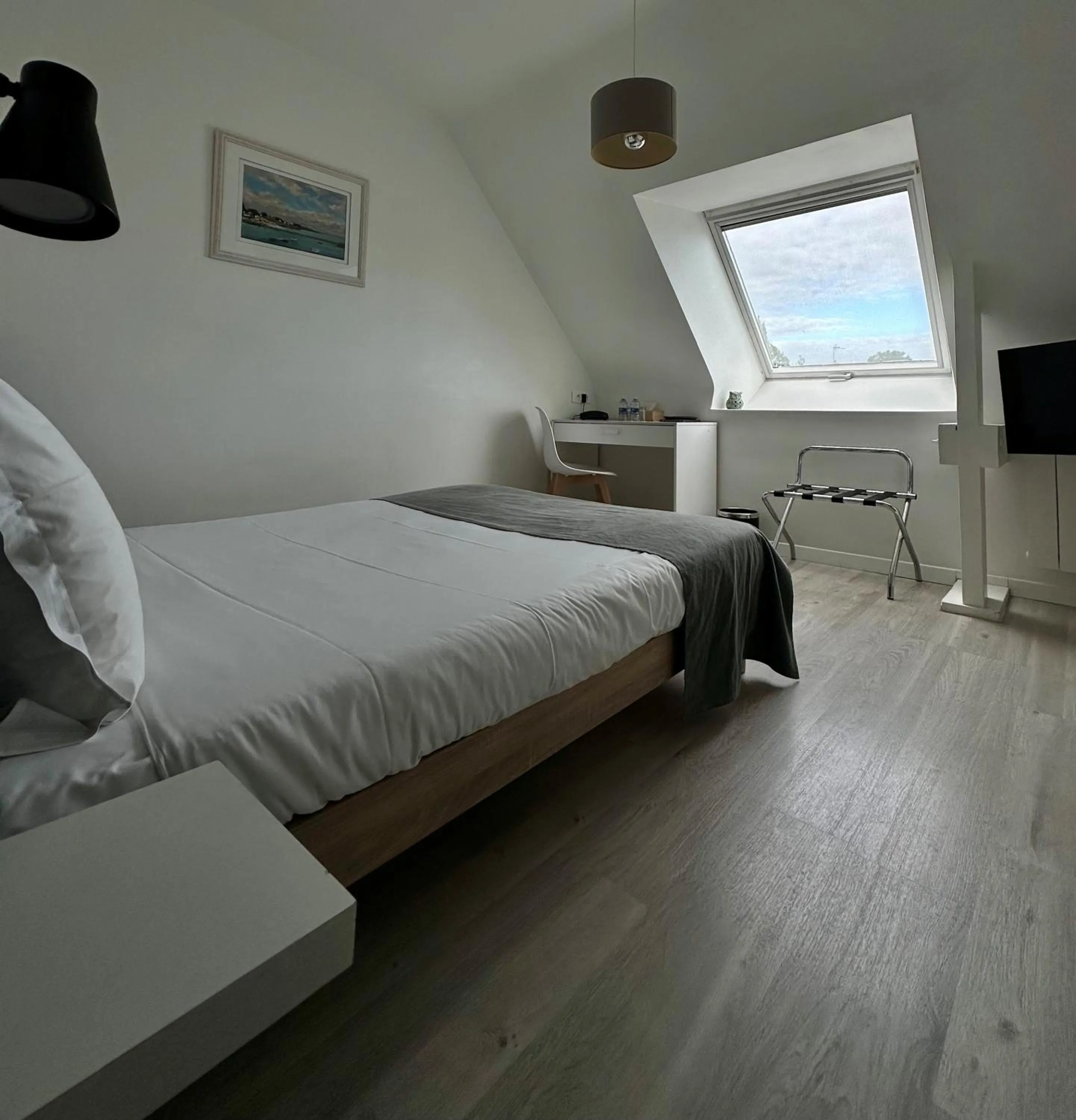 Bed in Hôtel Restaurant Le Mur du Roy