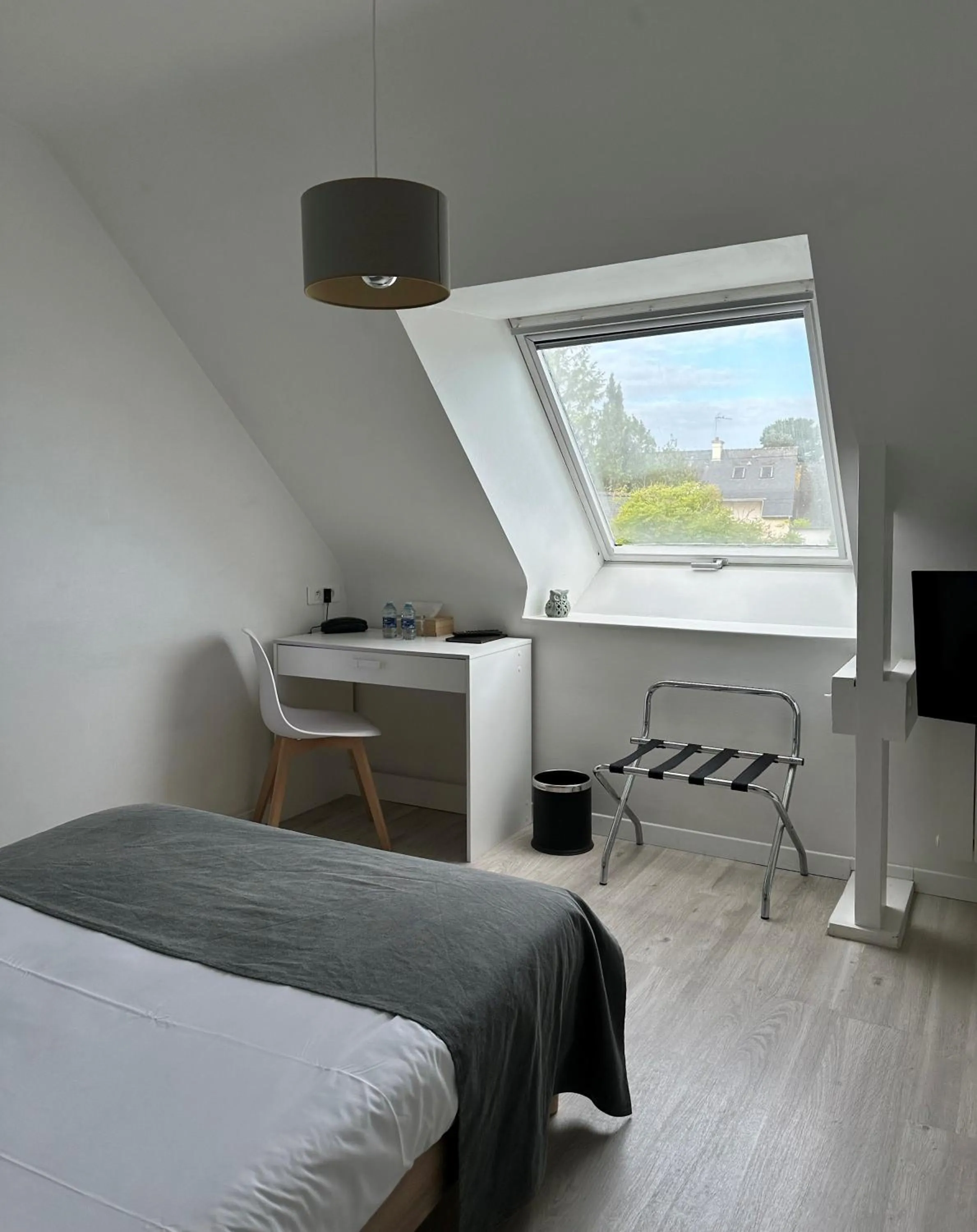 Bed in Hôtel Restaurant Le Mur du Roy