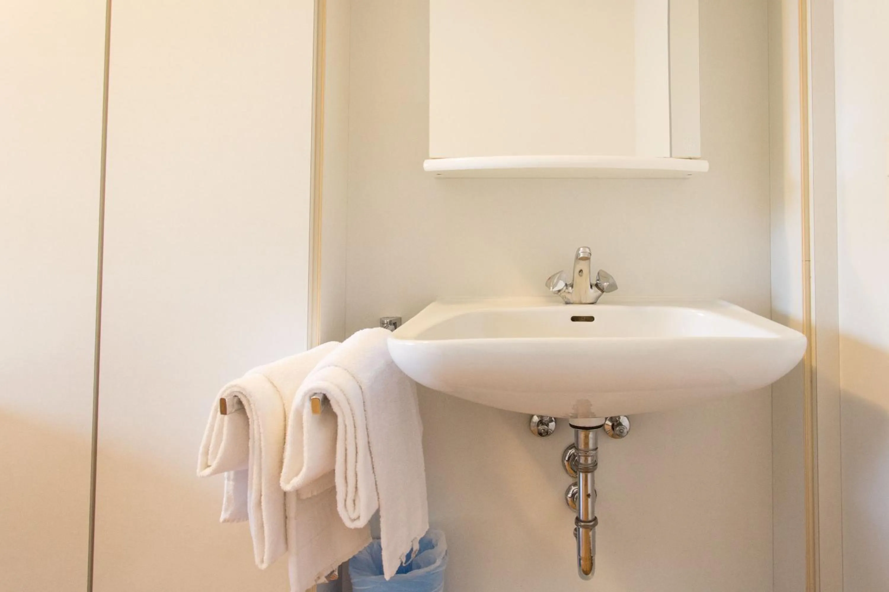 Bathroom in 1, 2, sleep Hostel Nürnberg Messe