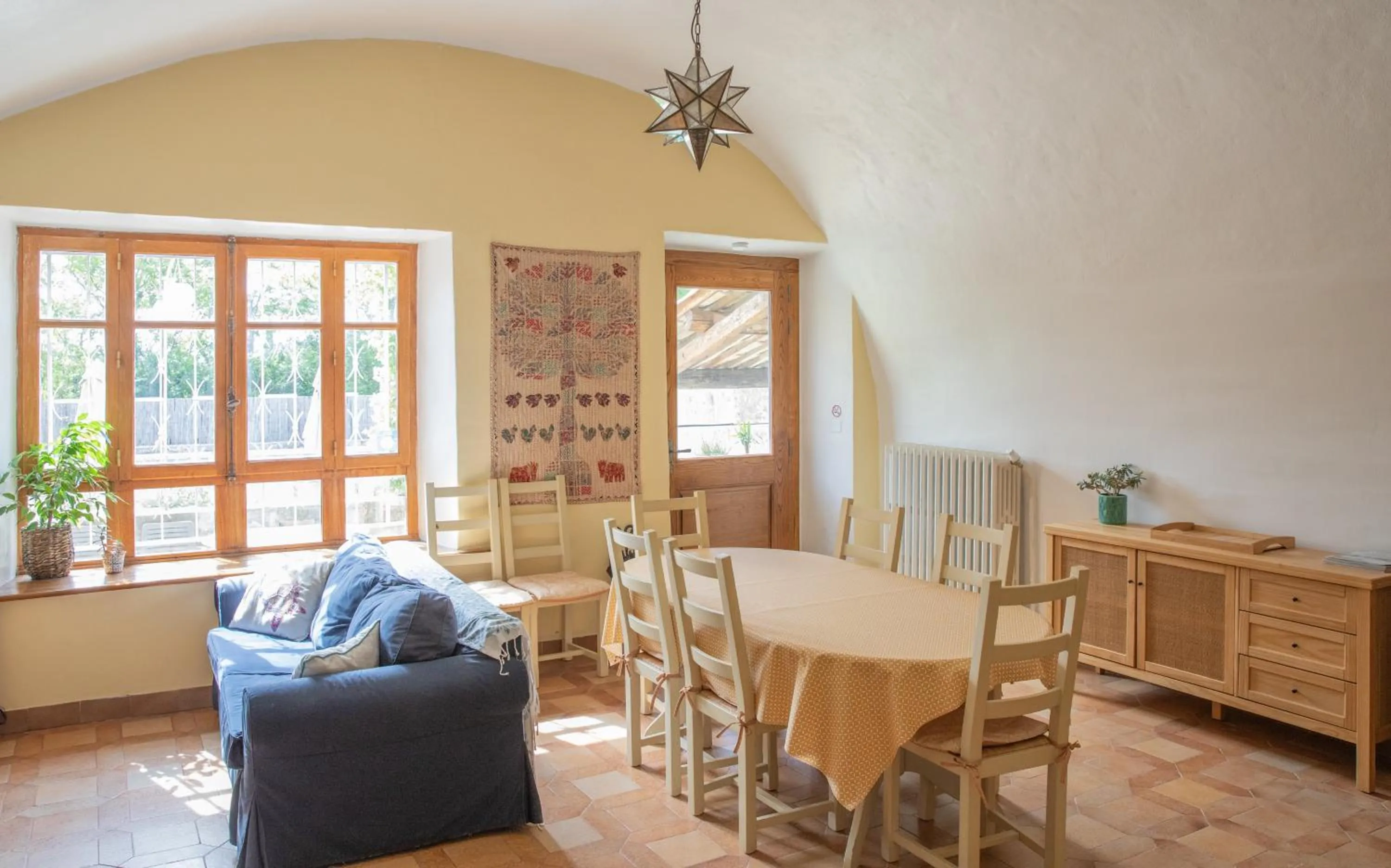 Living room in Les Yourtes de Provence