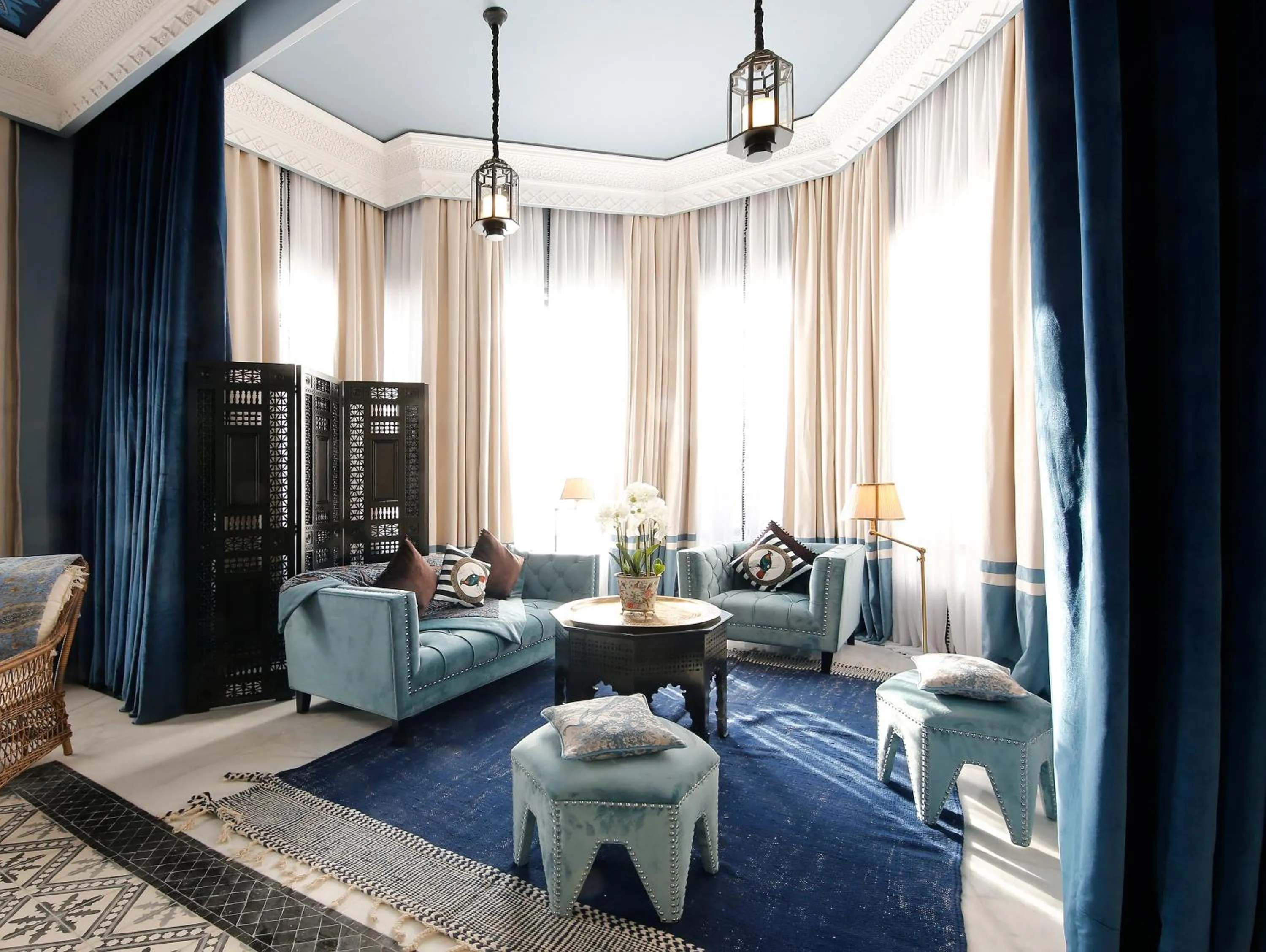 Seating area in Palais Ronsard Relais & Chateaux