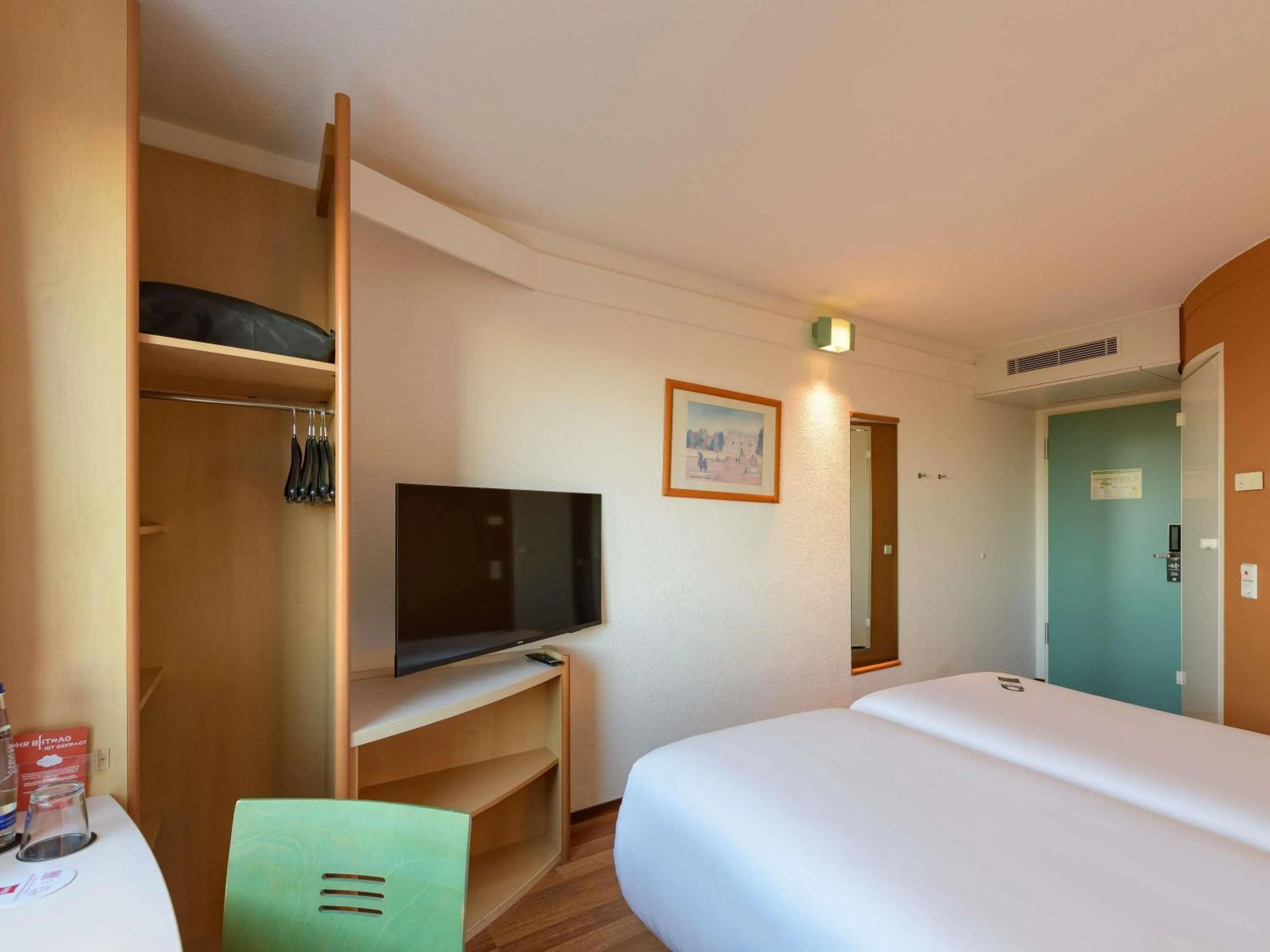 Bedroom, Bed in ibis Hotel München Garching