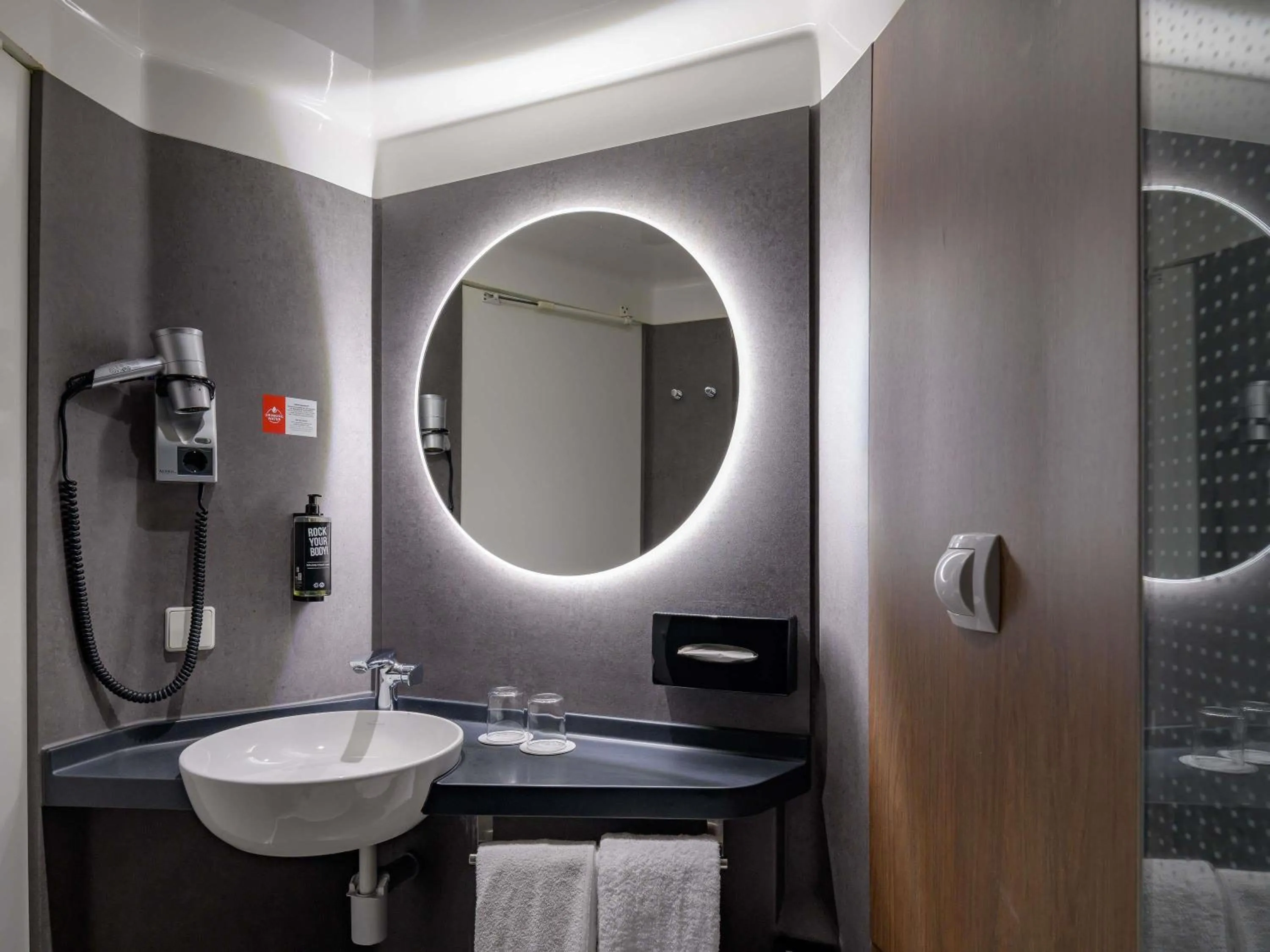 Bedroom in ibis Hotel München Garching