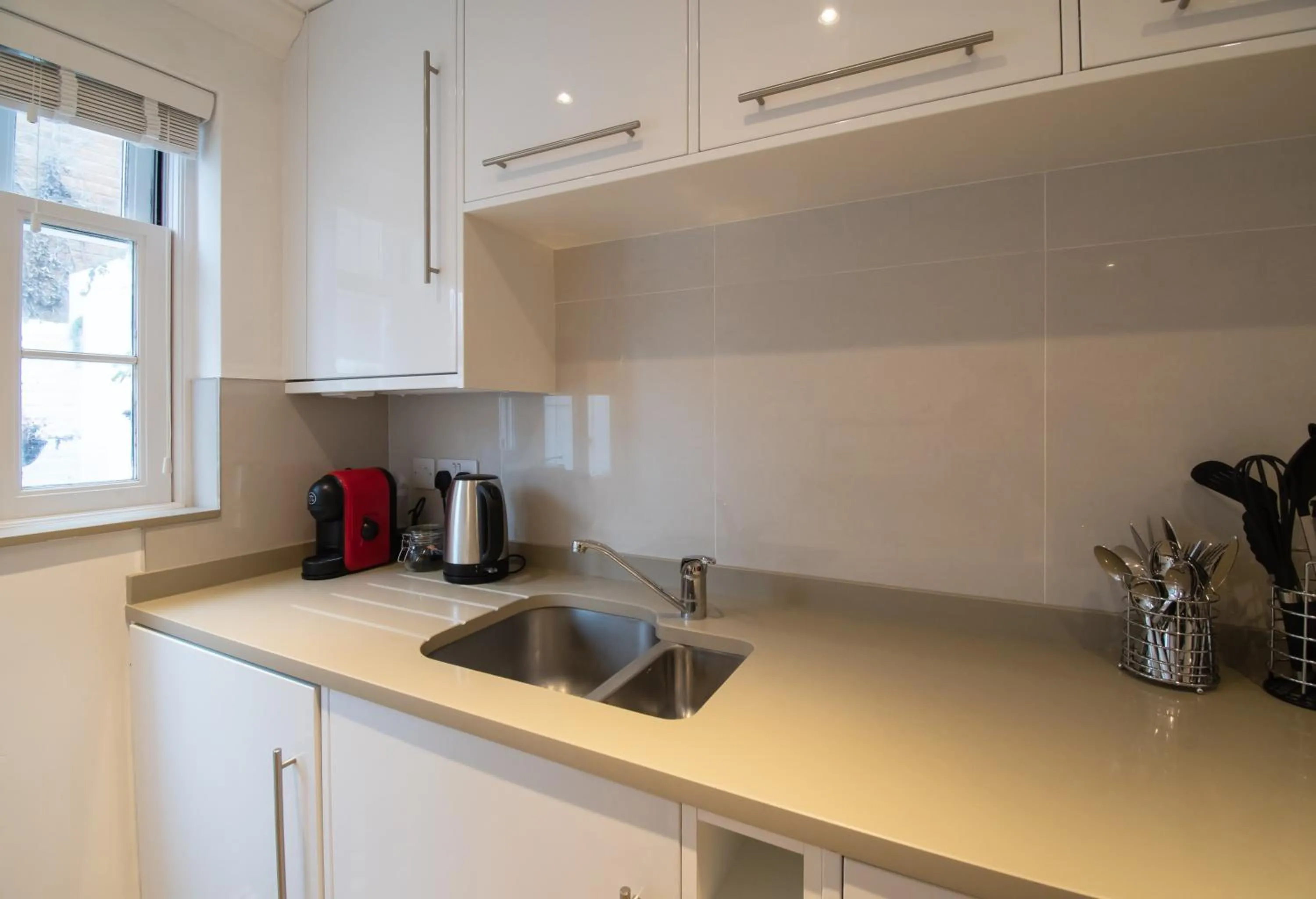 Kitchen or kitchenette in Wakeford Cottage