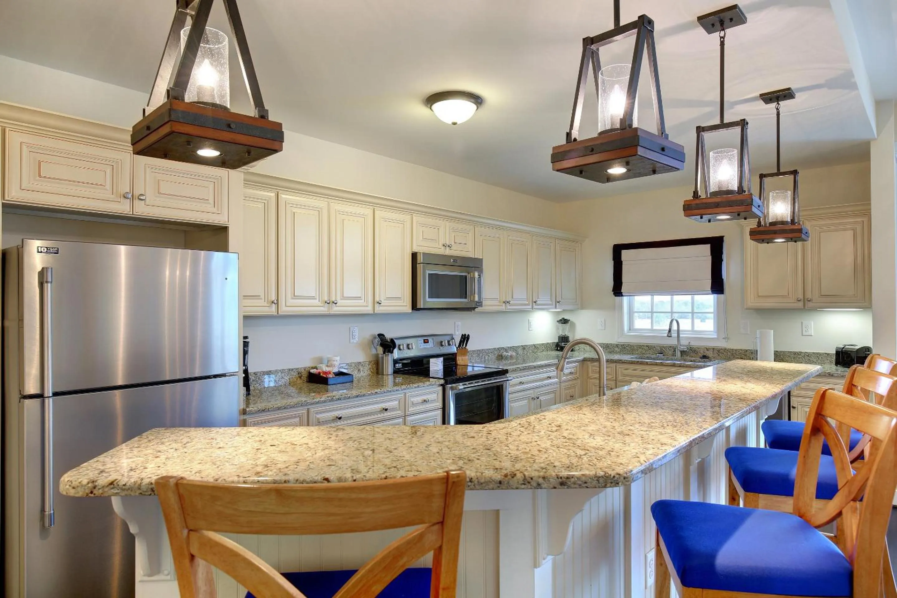 Kitchen or kitchenette in Waterside Resort