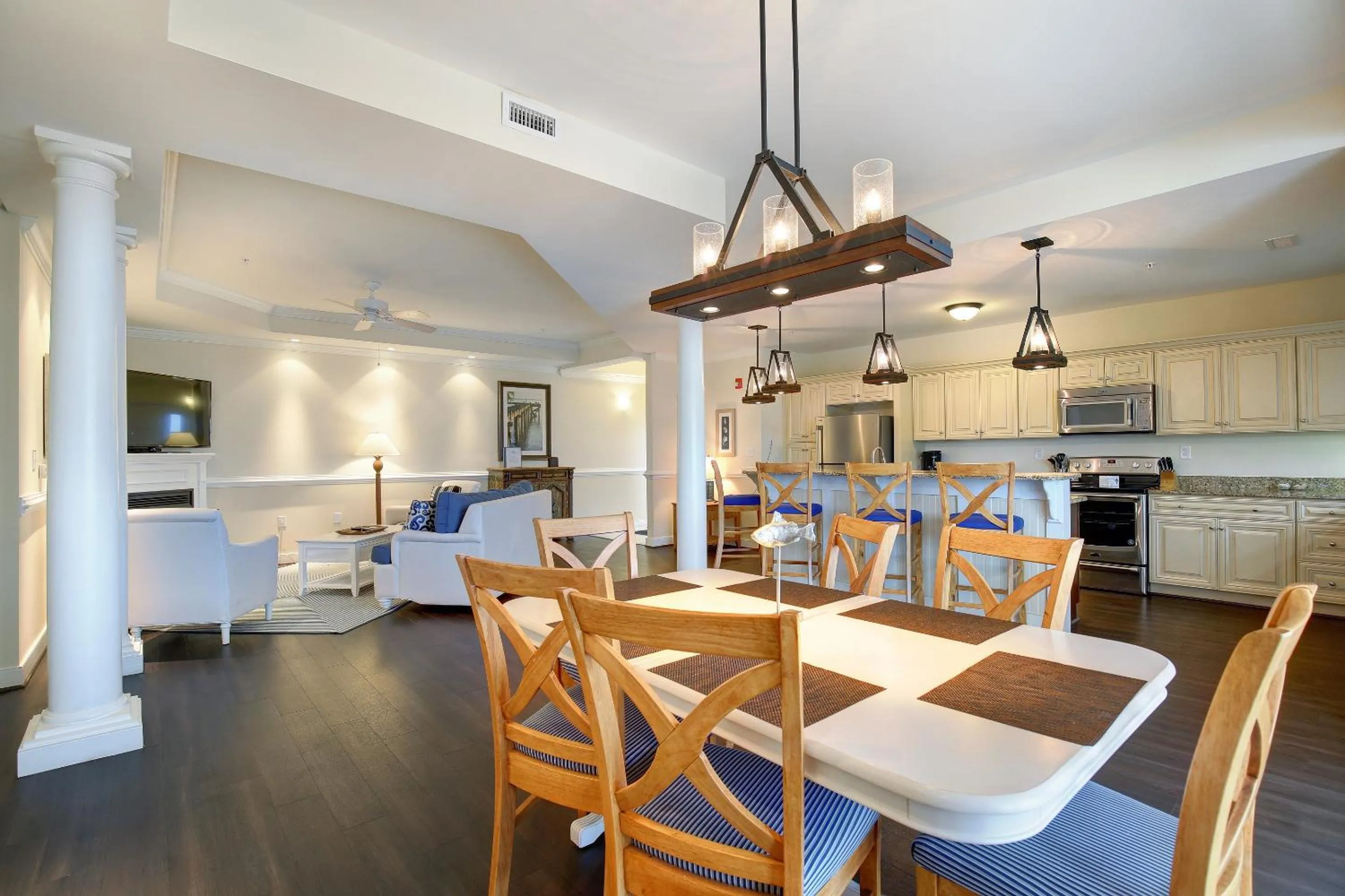 Kitchen or kitchenette in Waterside Resort