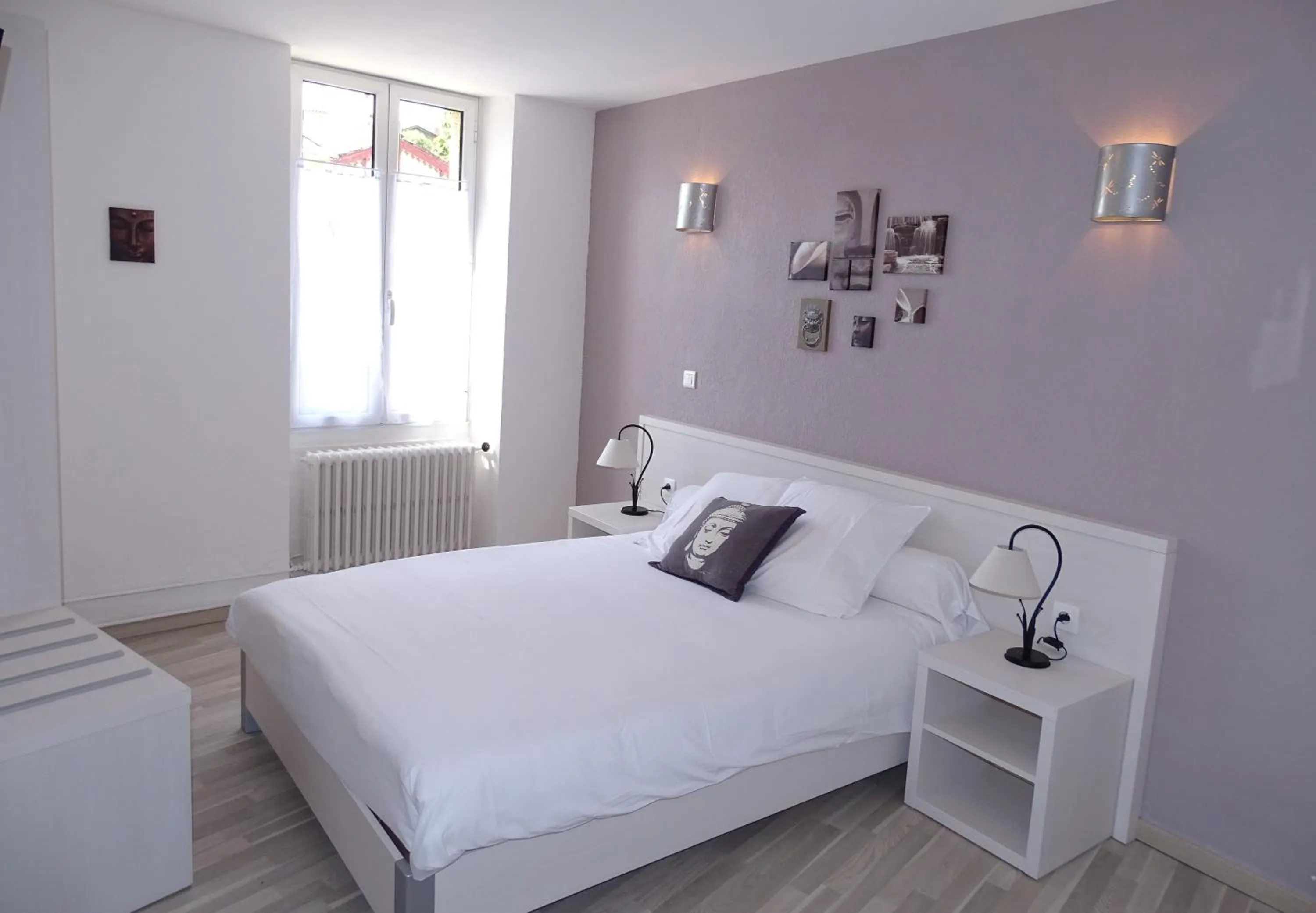 Bedroom, Bed in Hôtel Restaurant du Commerce