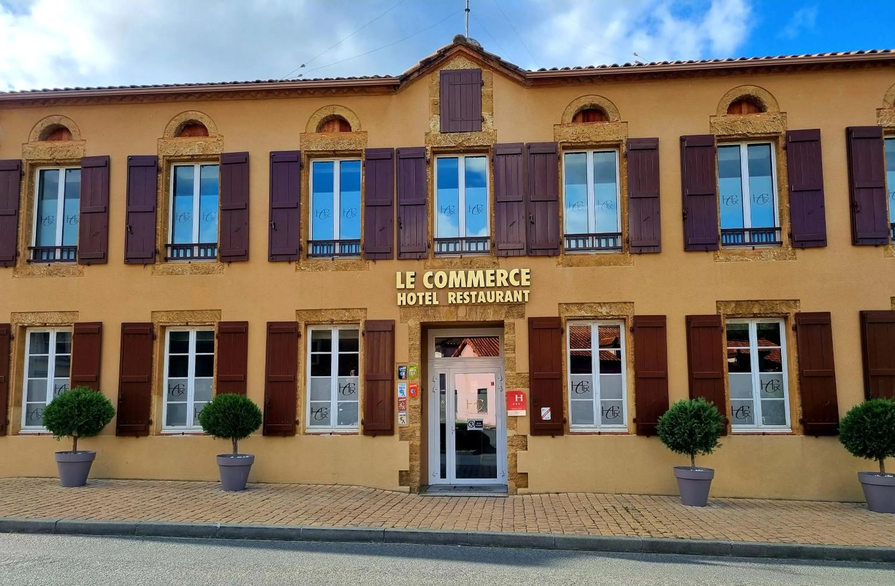 Facade/entrance in Hôtel Restaurant du Commerce