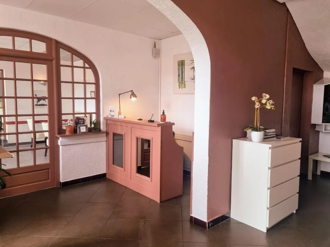 Lobby or reception in Hôtel Restaurant du Commerce