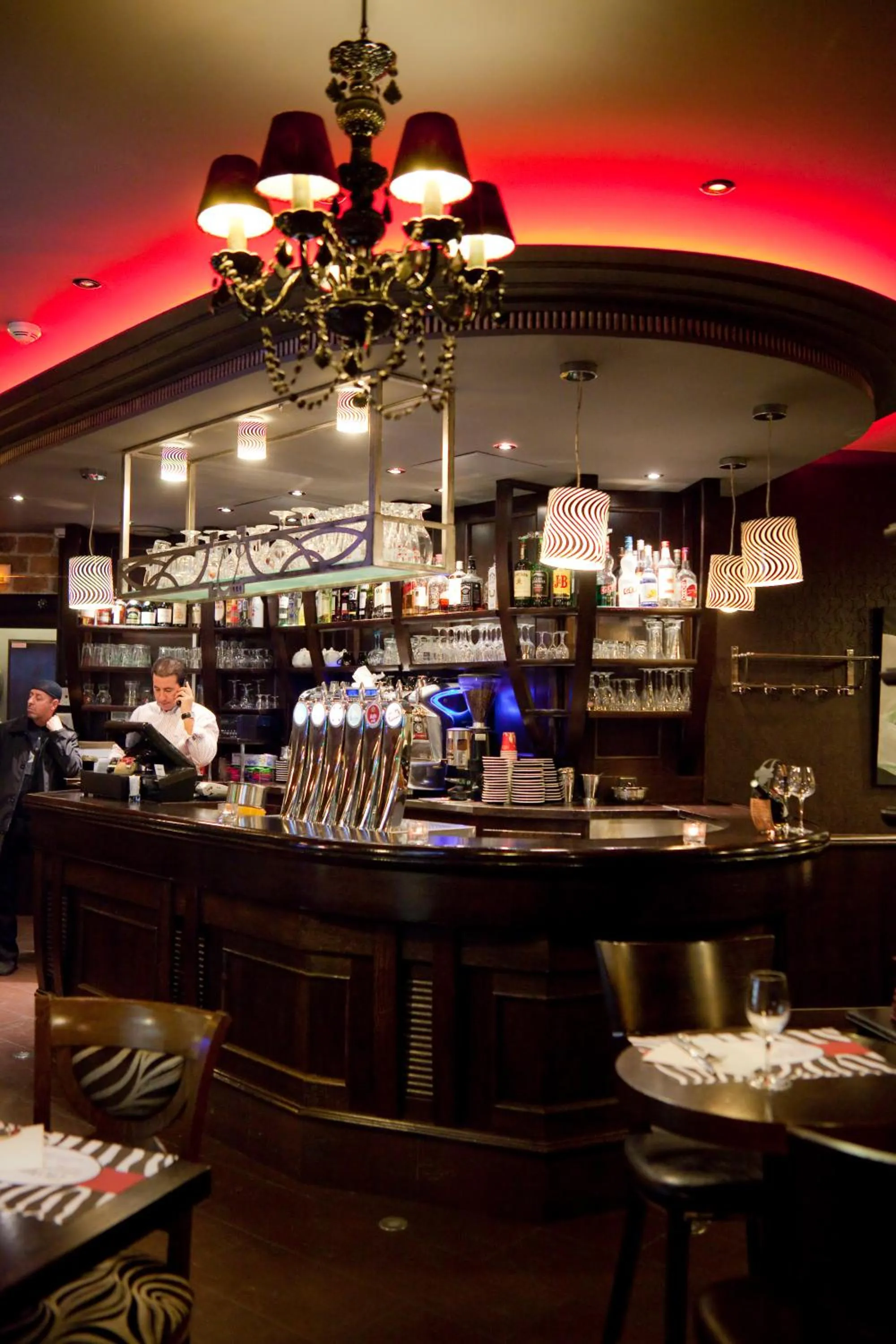 Lounge or bar in L'Olympique 1924