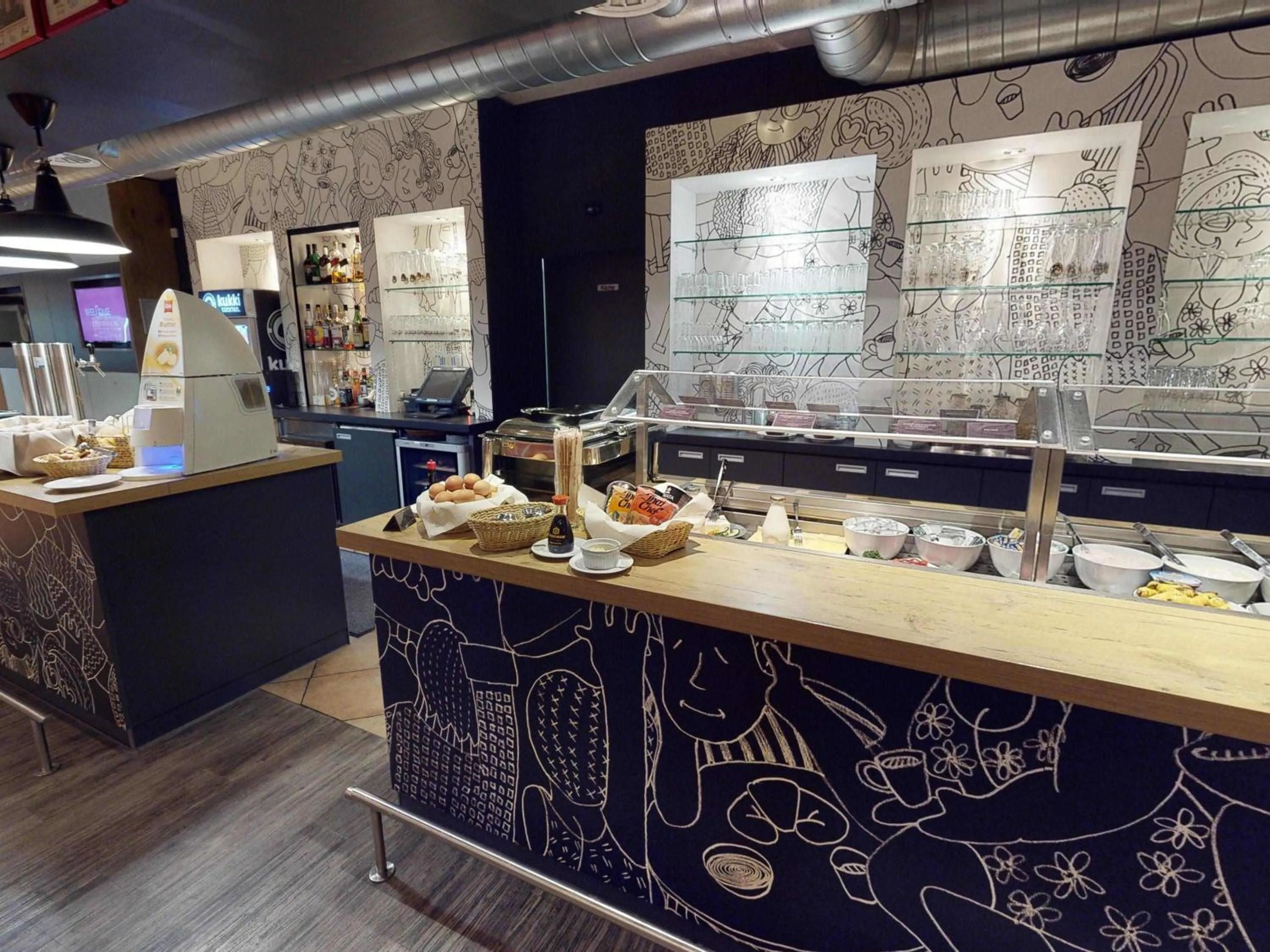 Breakfast in ibis Hotel Köln Airport