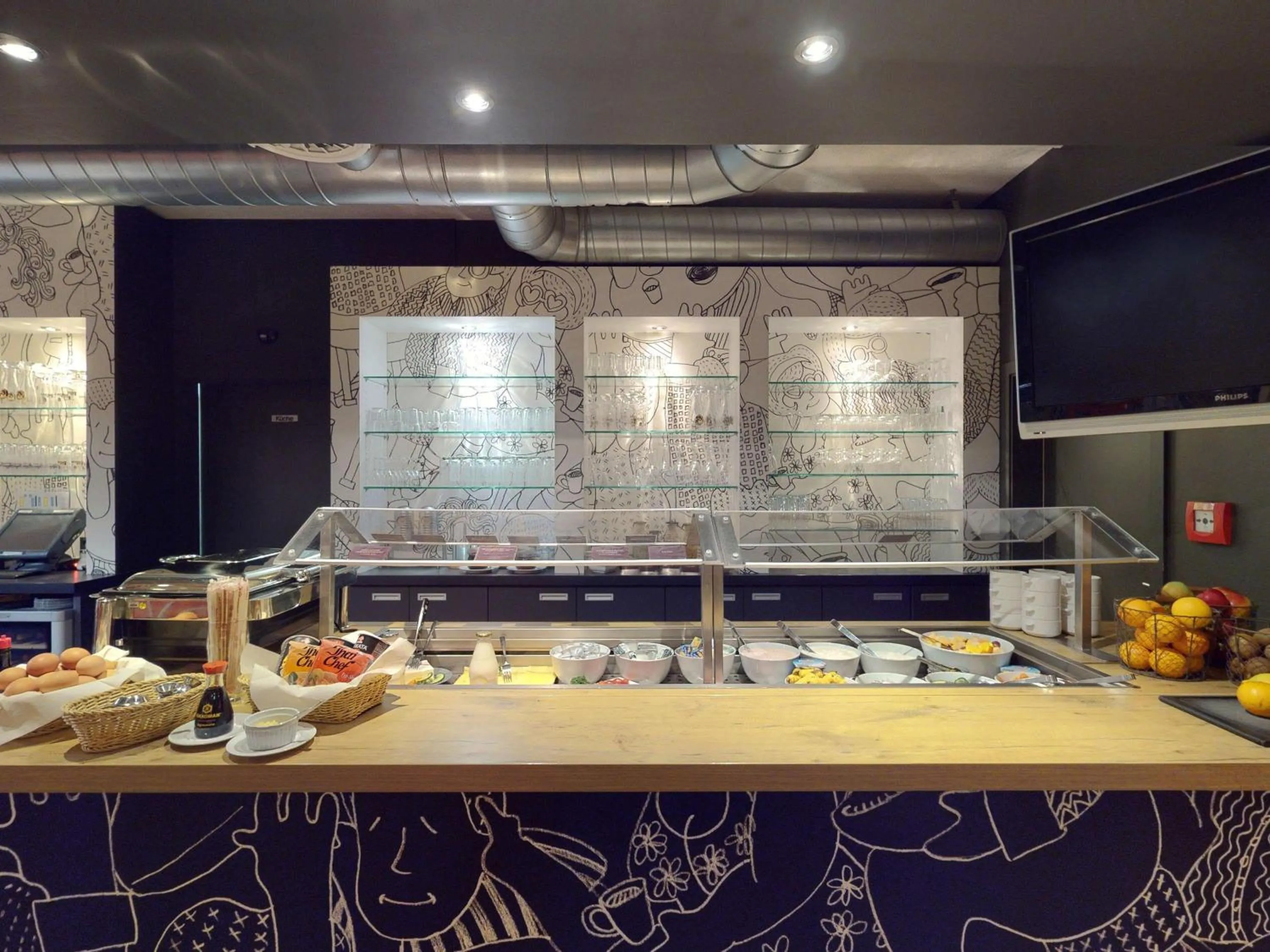 Breakfast in ibis Hotel Köln Airport