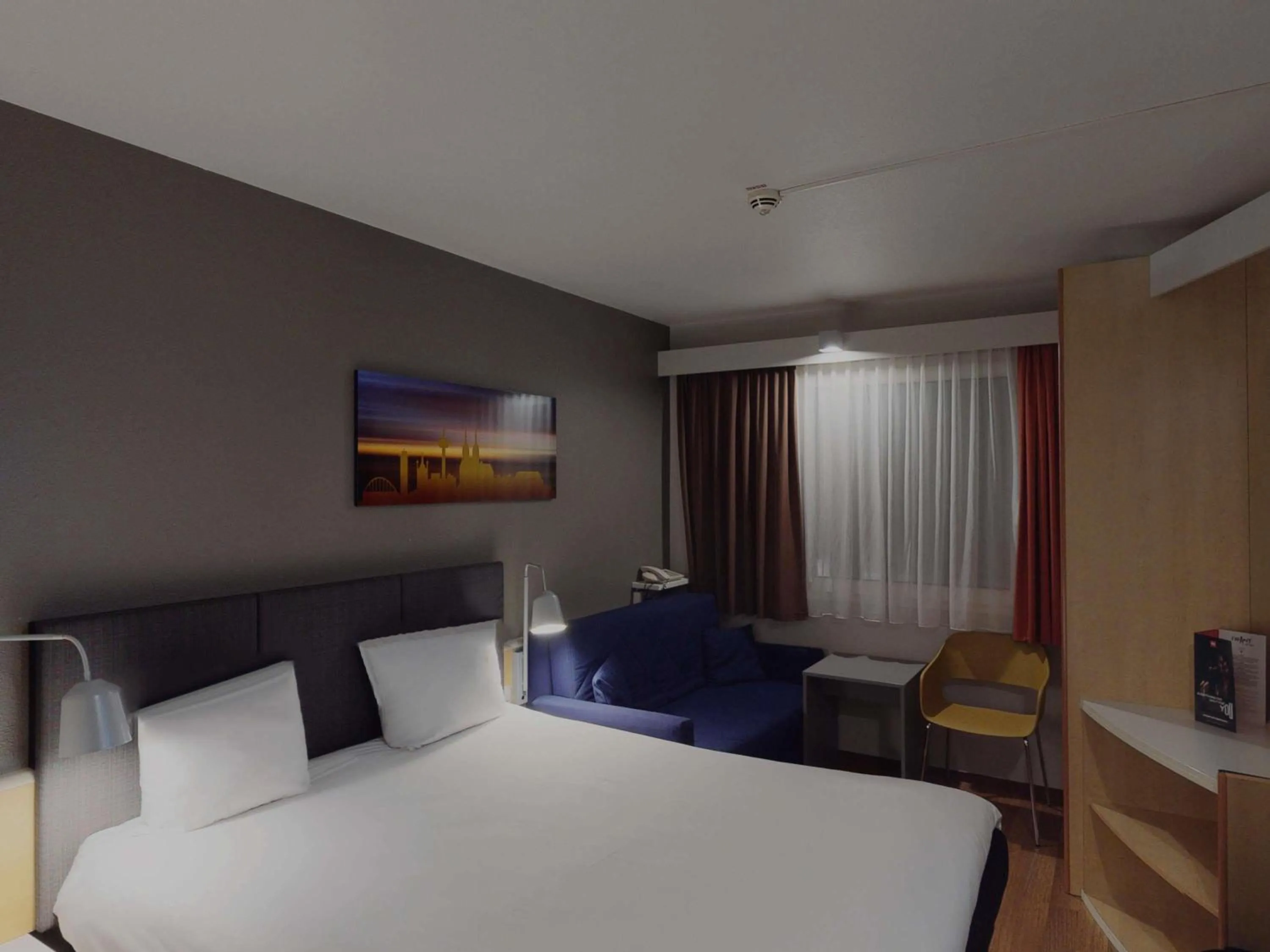 Bedroom, Bed in ibis Hotel Köln Airport