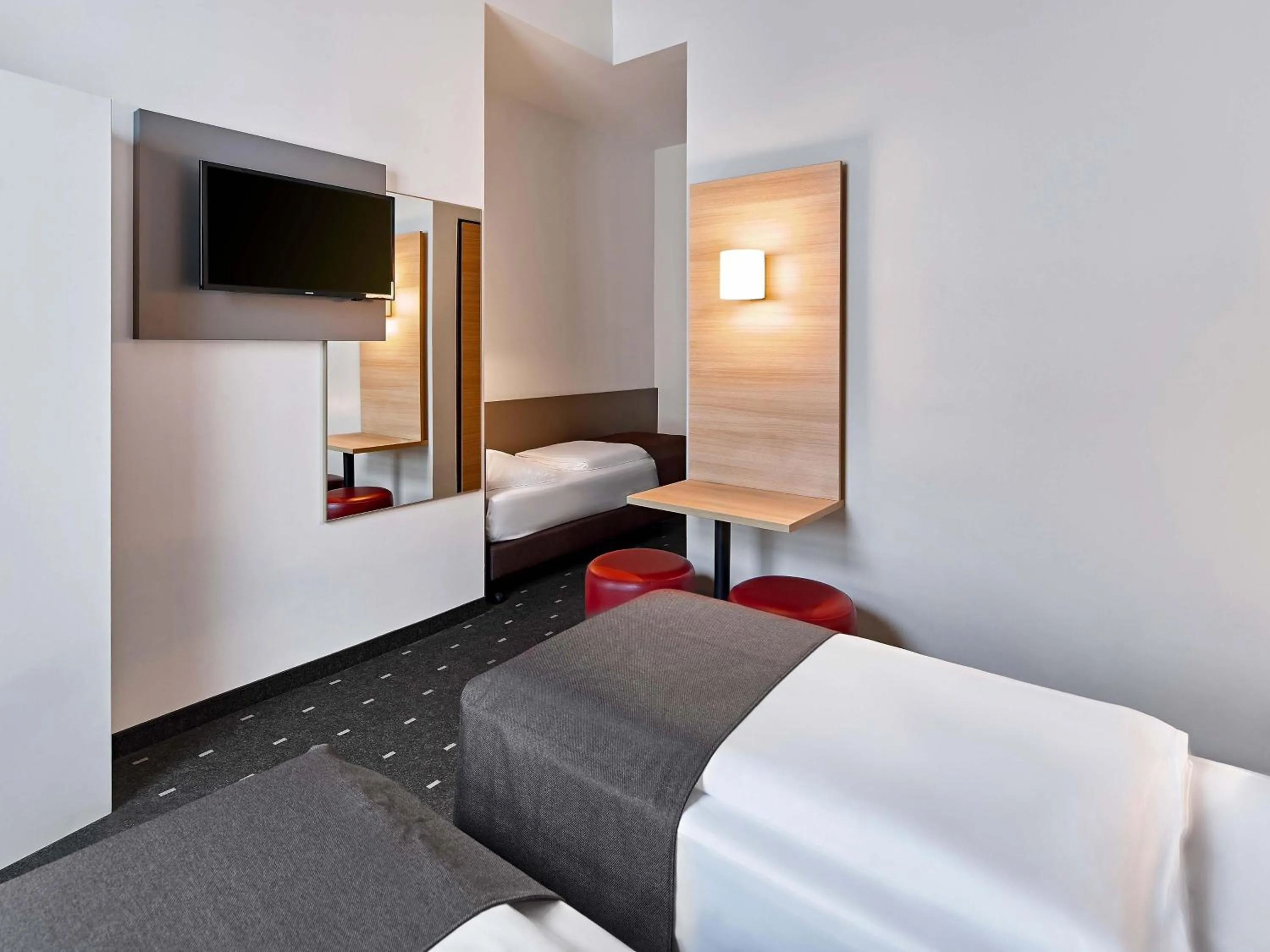 Photo of the whole room, Bed in B&B Hotel Köln-Troisdorf