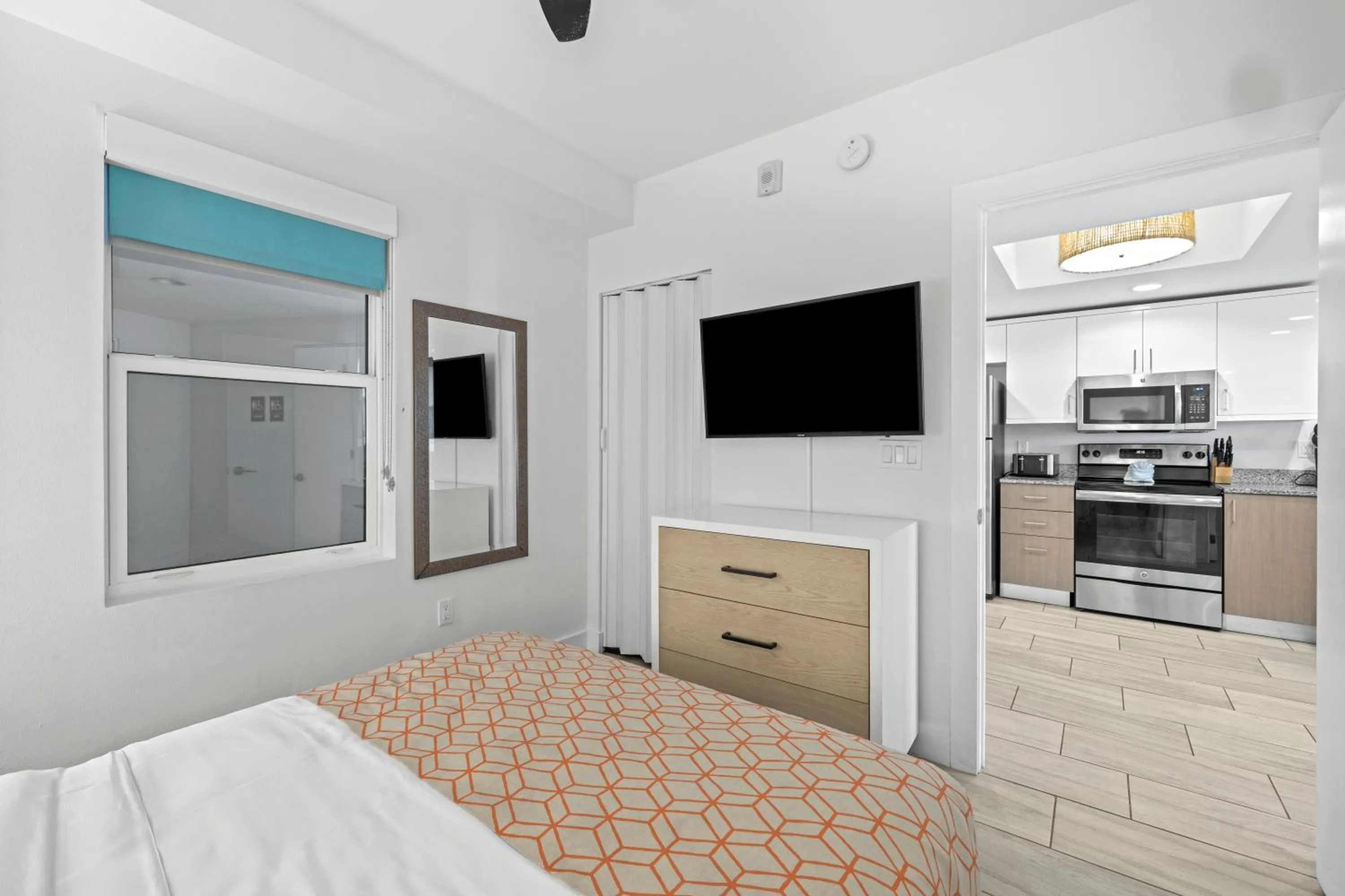 Bedroom, Bed in Provident Oceana Beachfront Suites