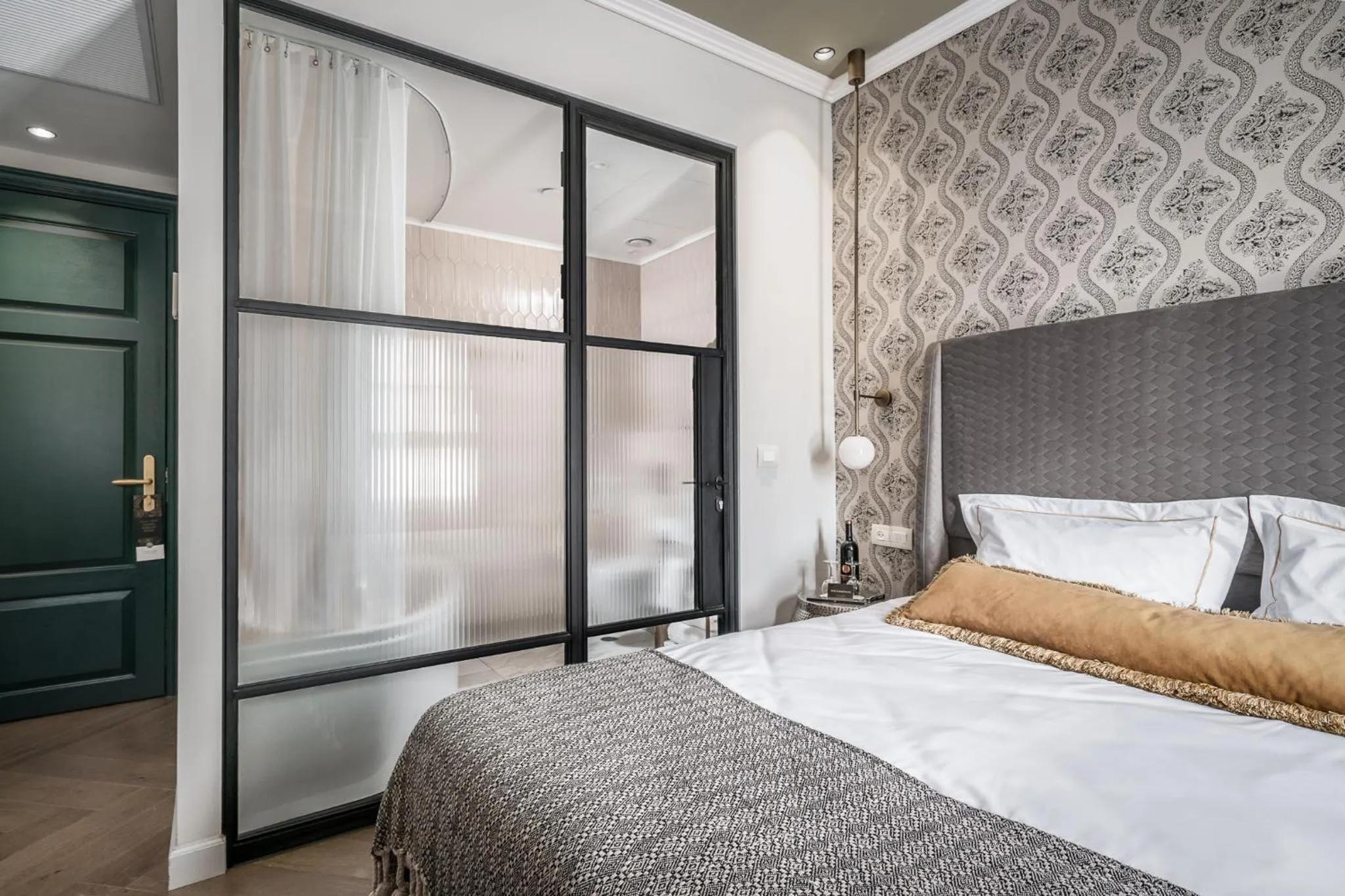 Photo of the whole room, Bed in Zamarin Hotel & Spa