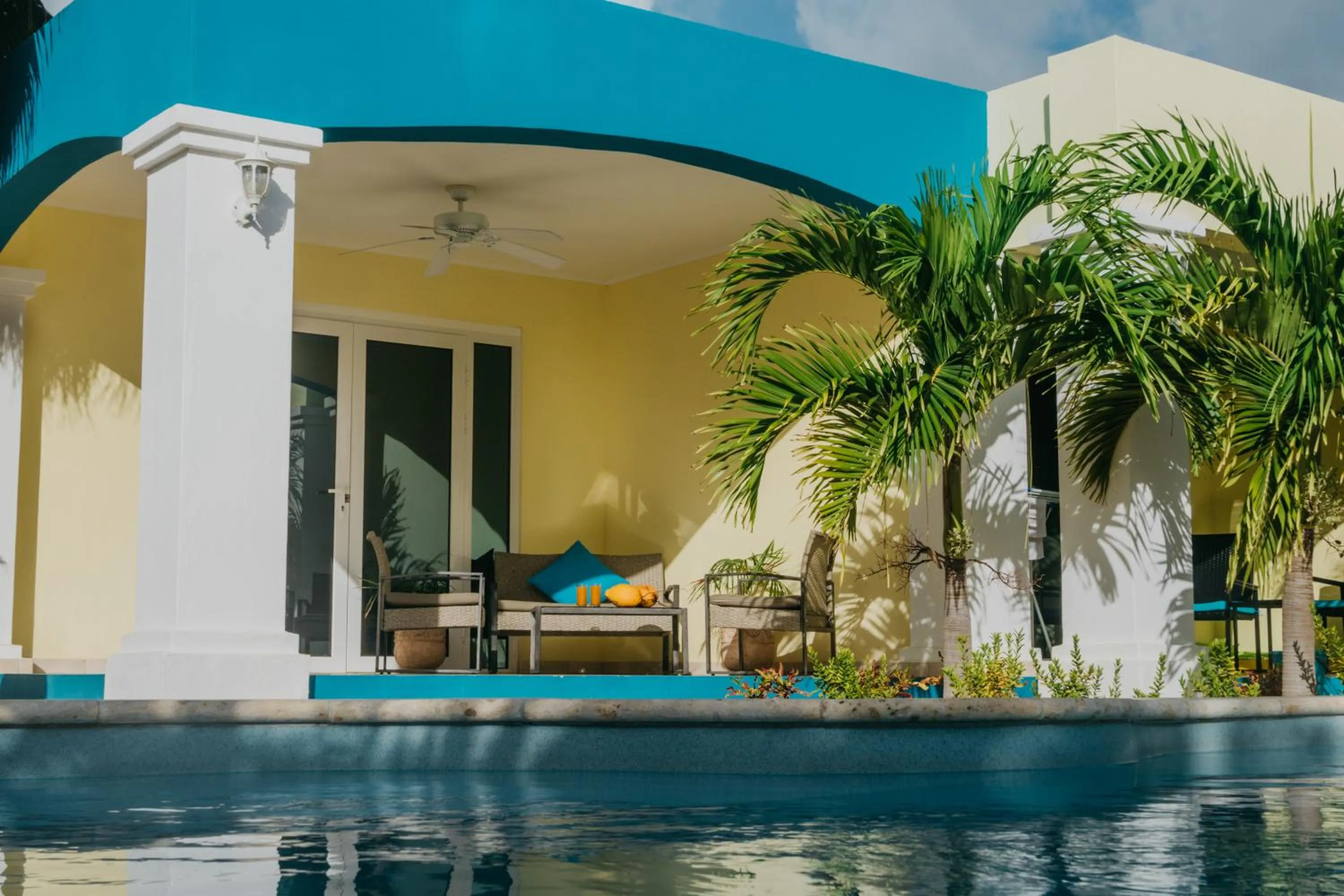 Balcony/Terrace, Swimming Pool in Aqua Viva Suites
