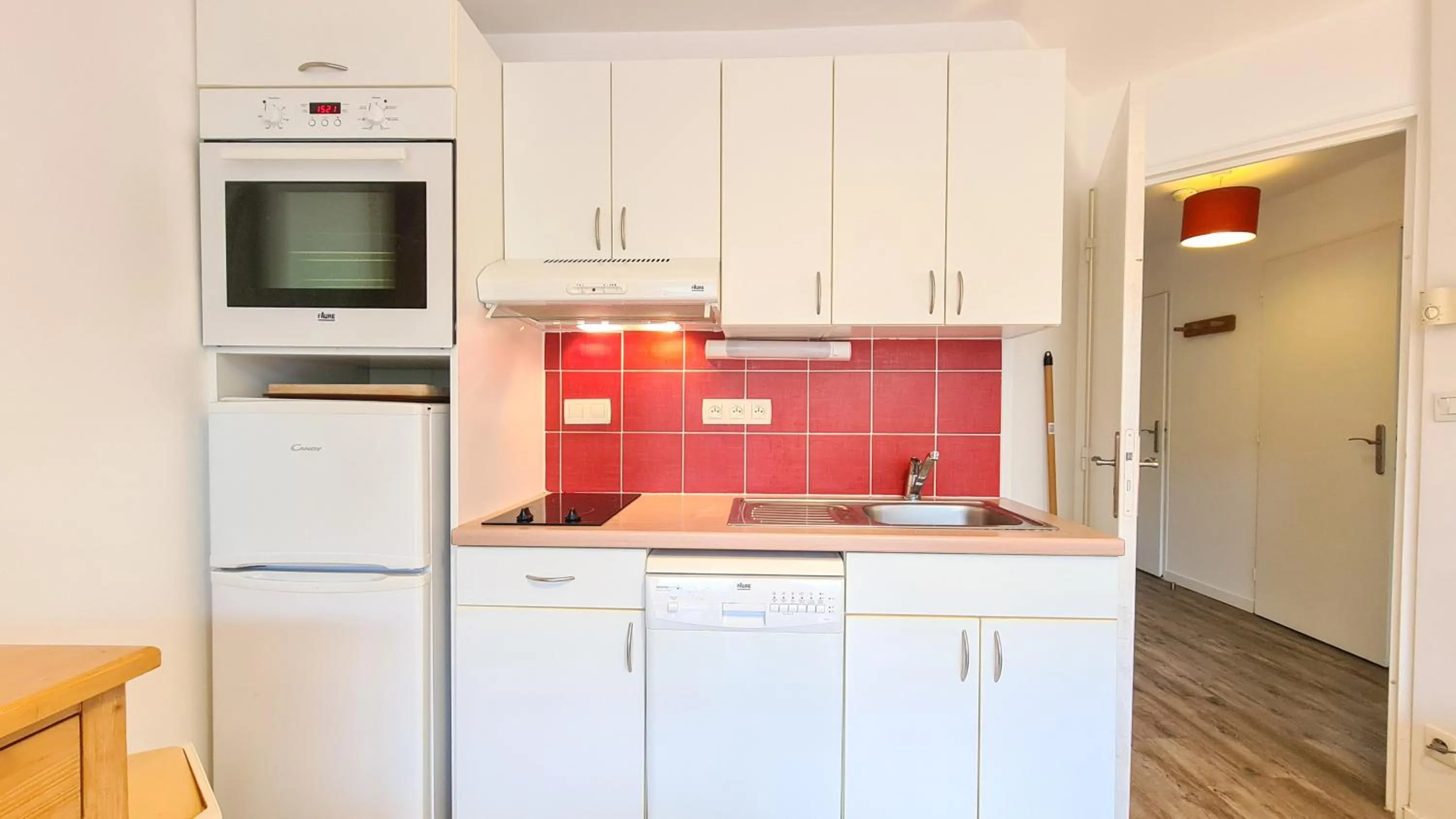 Kitchen or kitchenette in Residence les Pleiades