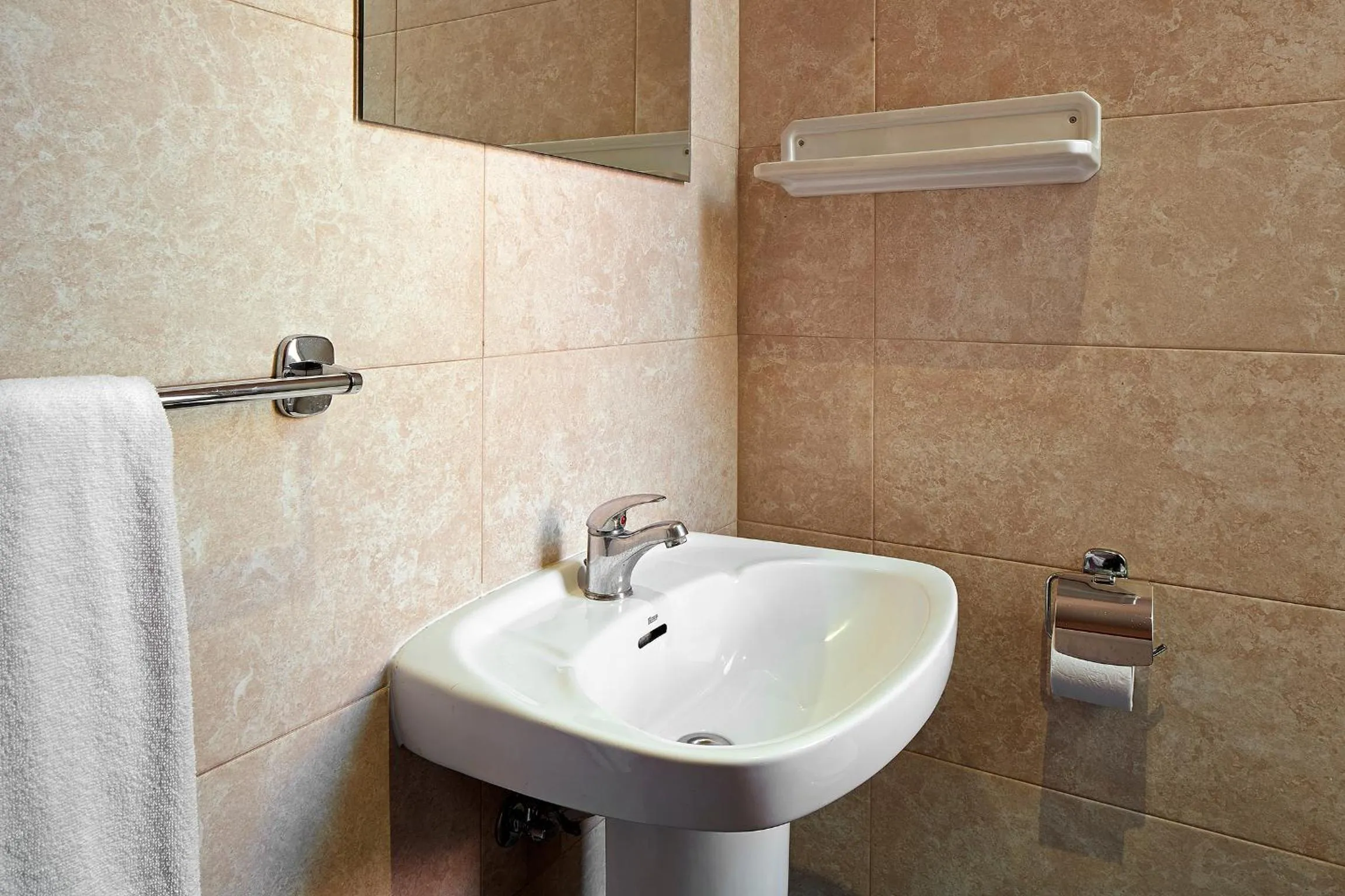 Bathroom in Hostal River