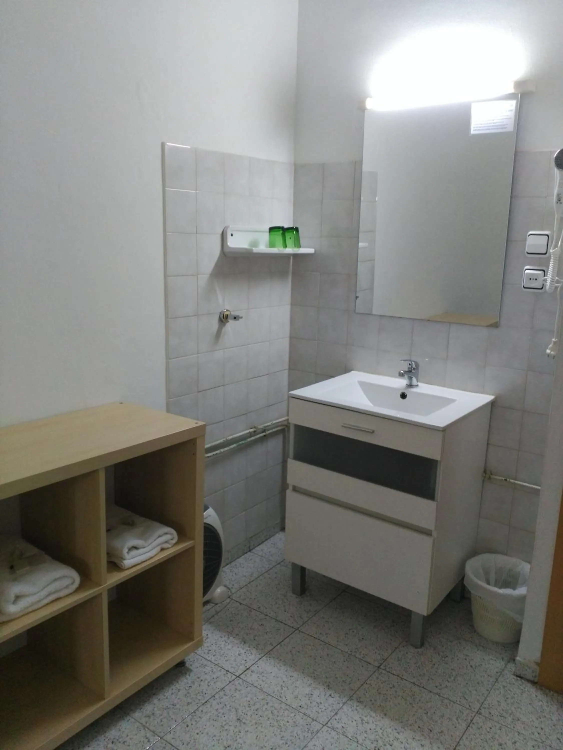 Bathroom in Hostal River