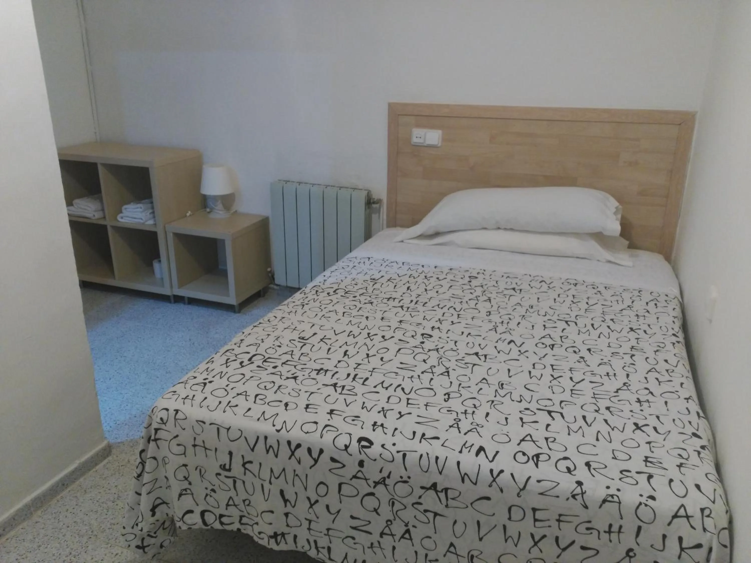 Photo of the whole room, Bed in Hostal River