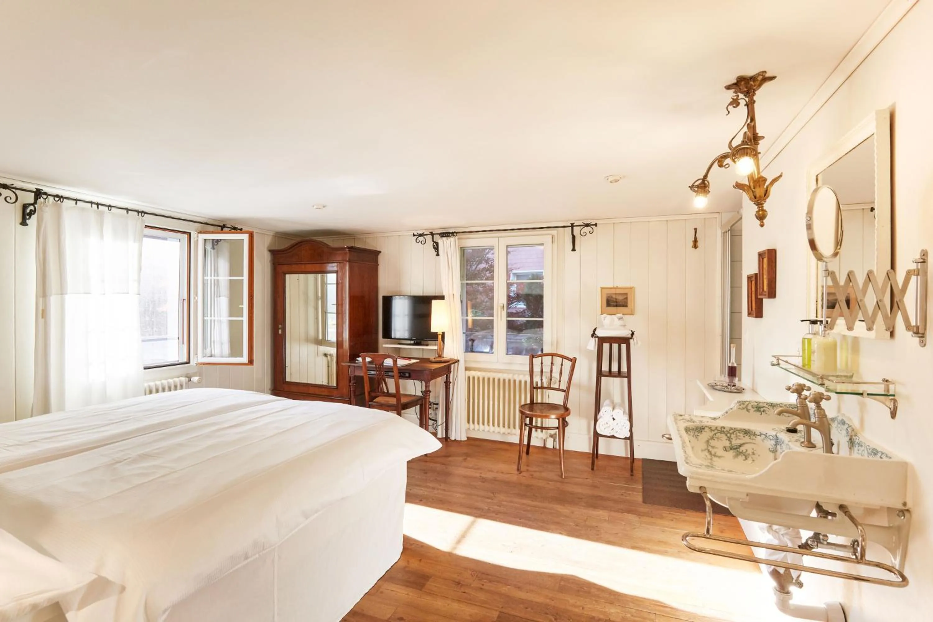 Bed in Boutique-Hotel Schlüssel