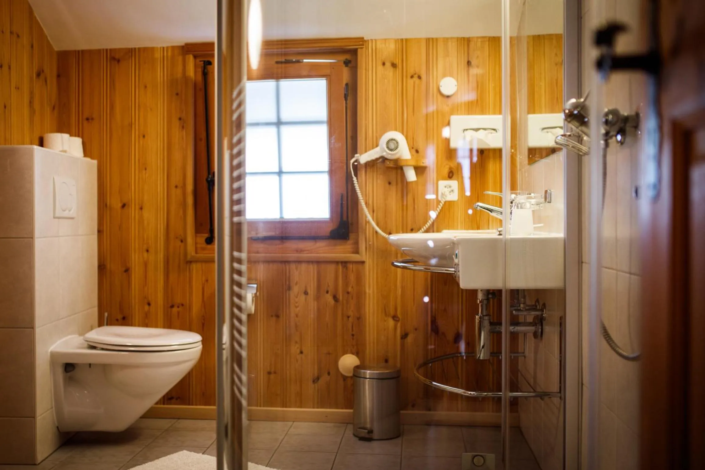 Bathroom in Hotel Nufenen