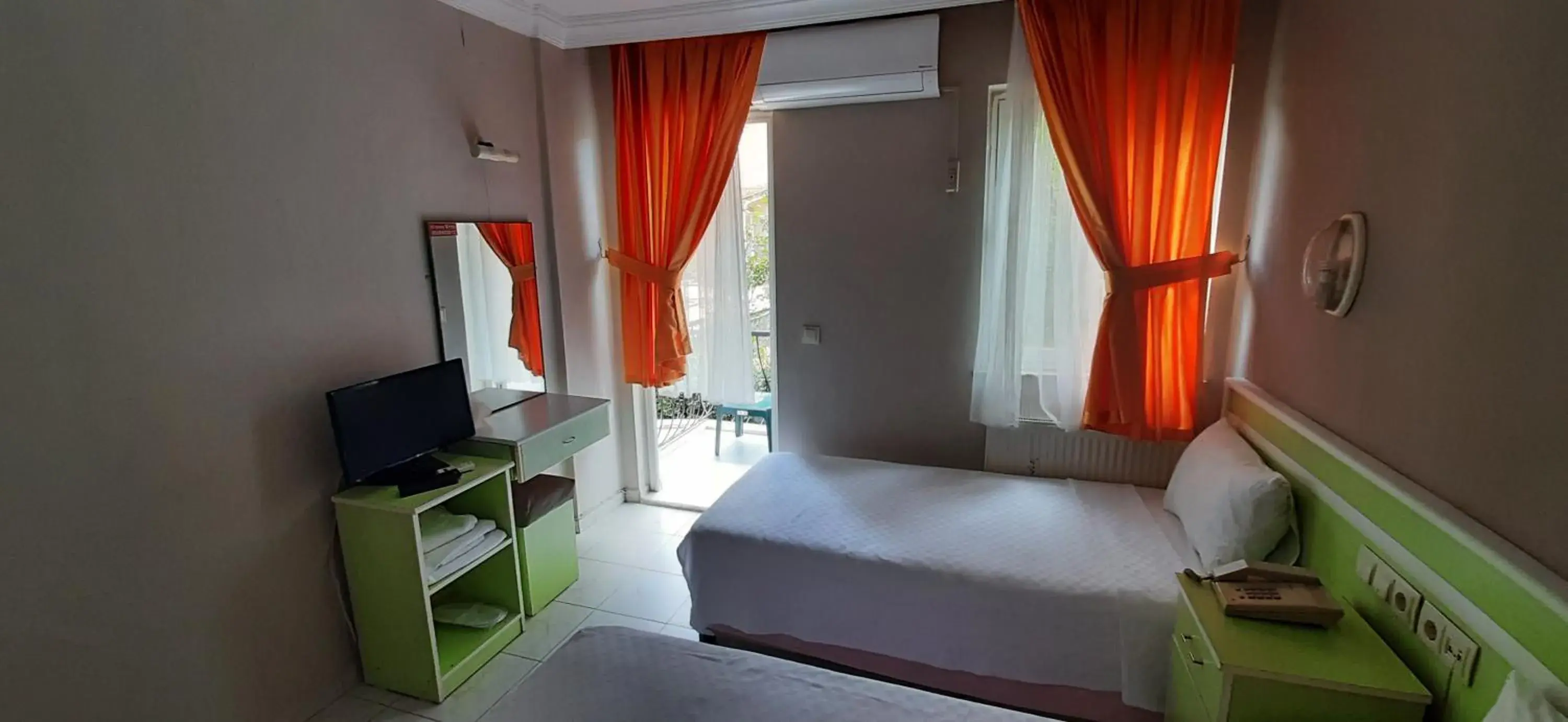 Standard Twin Room with Mountain View in Tango Pansiyon Standard Twin Room with Mountain View in Tango Pansiyon