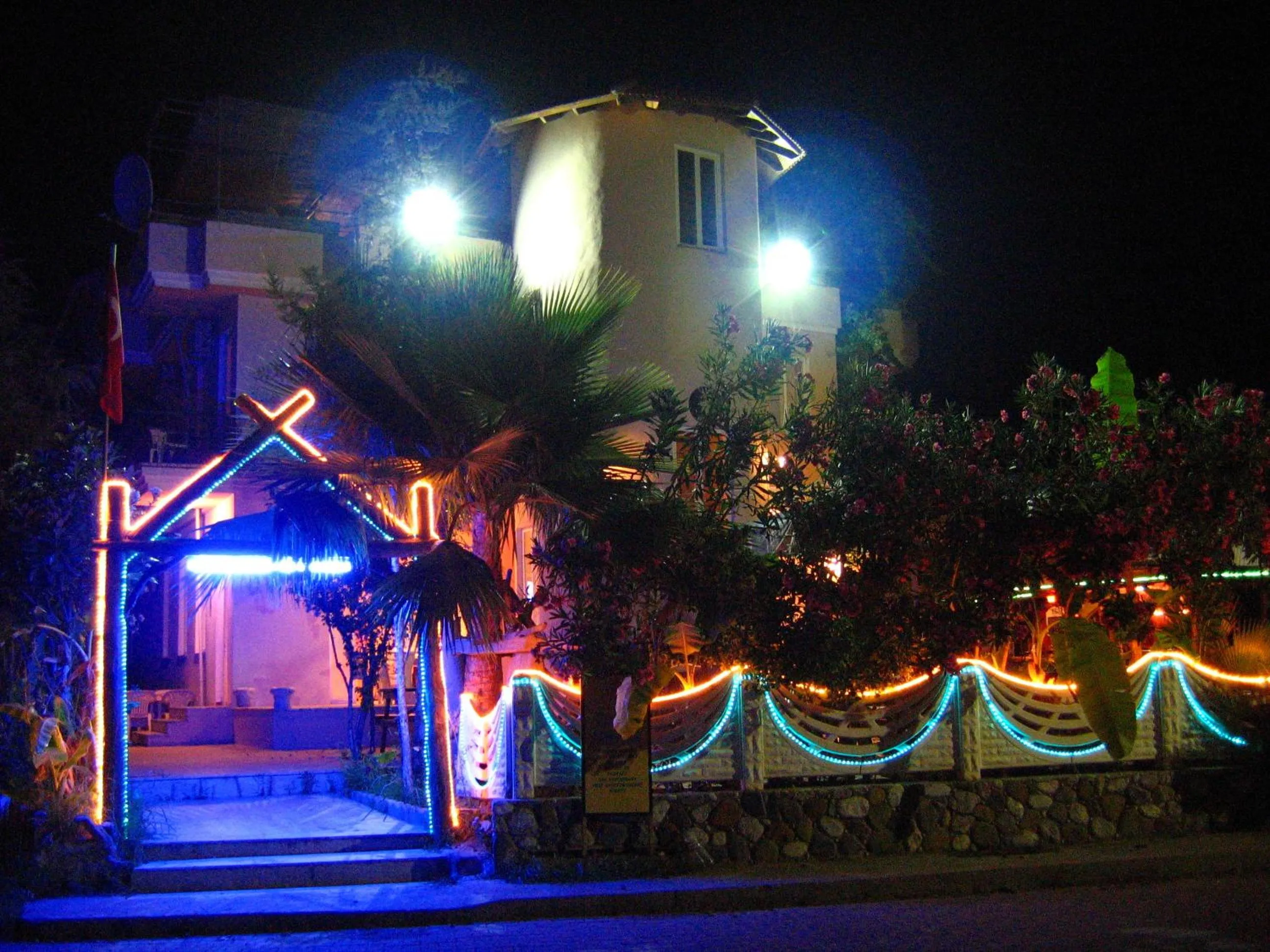 Facade/entrance in Tango Pansiyon