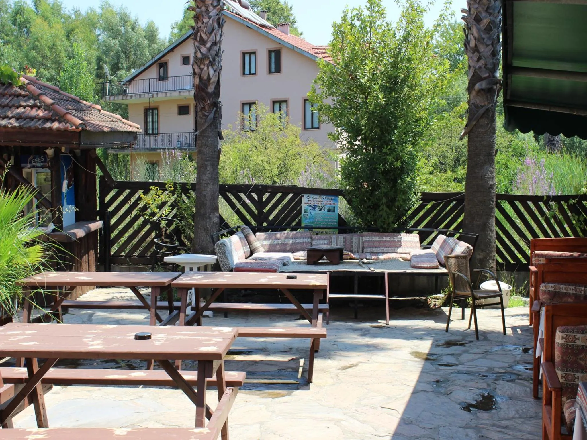 Restaurant/places to eat in Tango Pansiyon