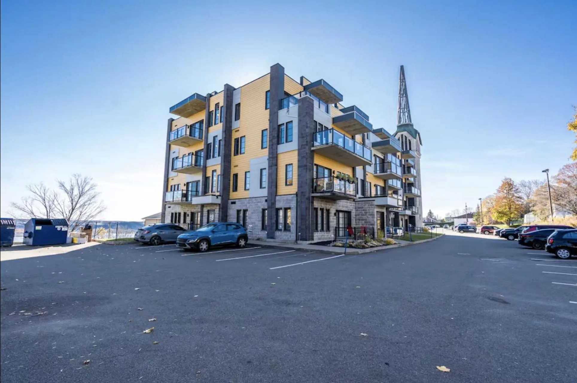 Property building in INITIAL - CAVALIER - Chutes-Montmorency