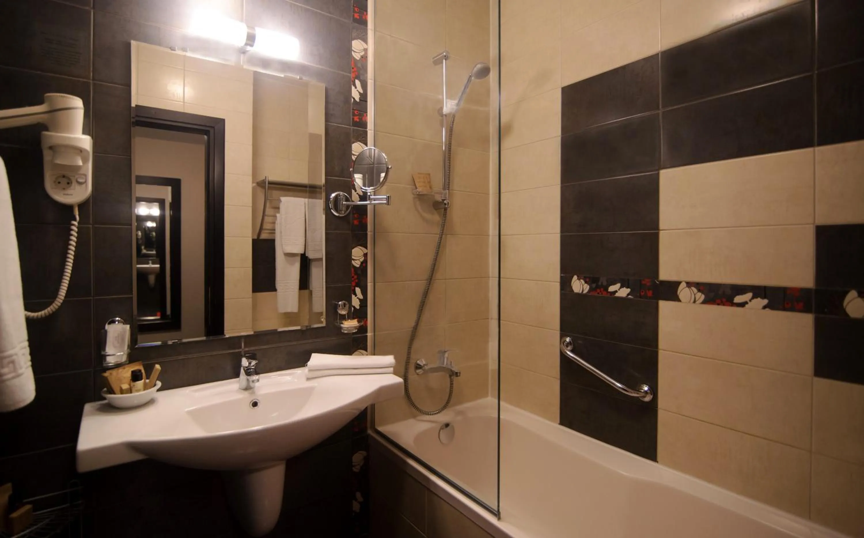 Shower in Hotel Cherica