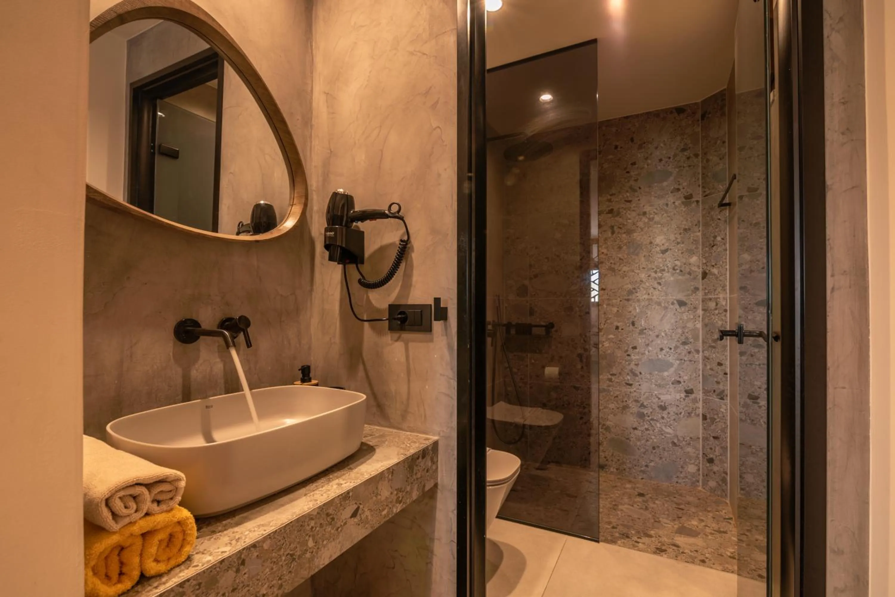 Bathroom in Omega Platanias