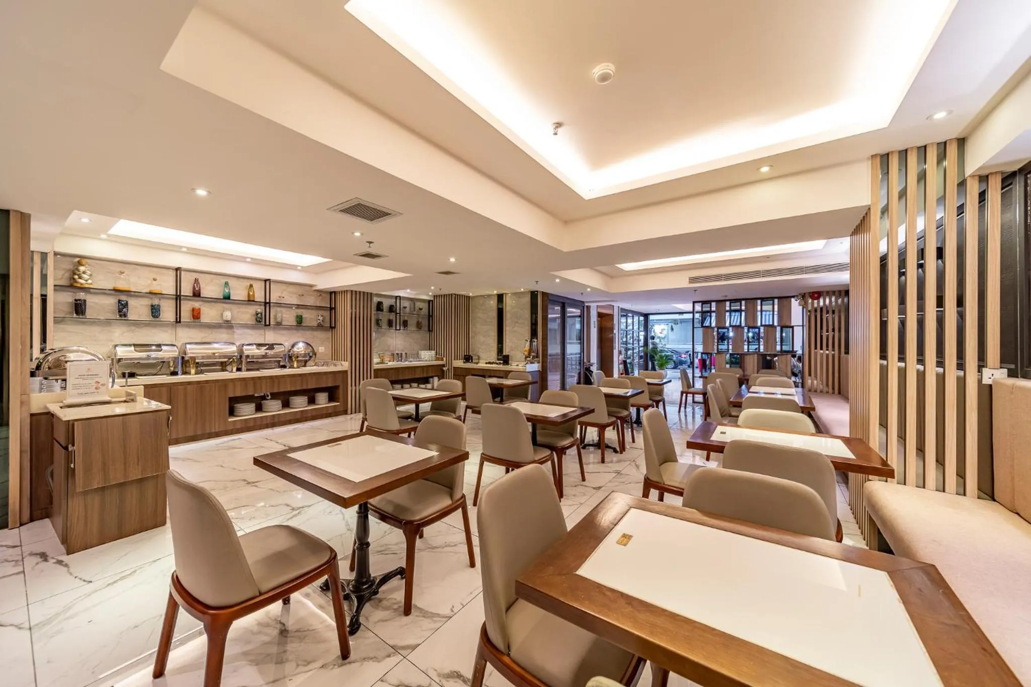 Restaurant/places to eat in Edoya Hotel Ben Thanh