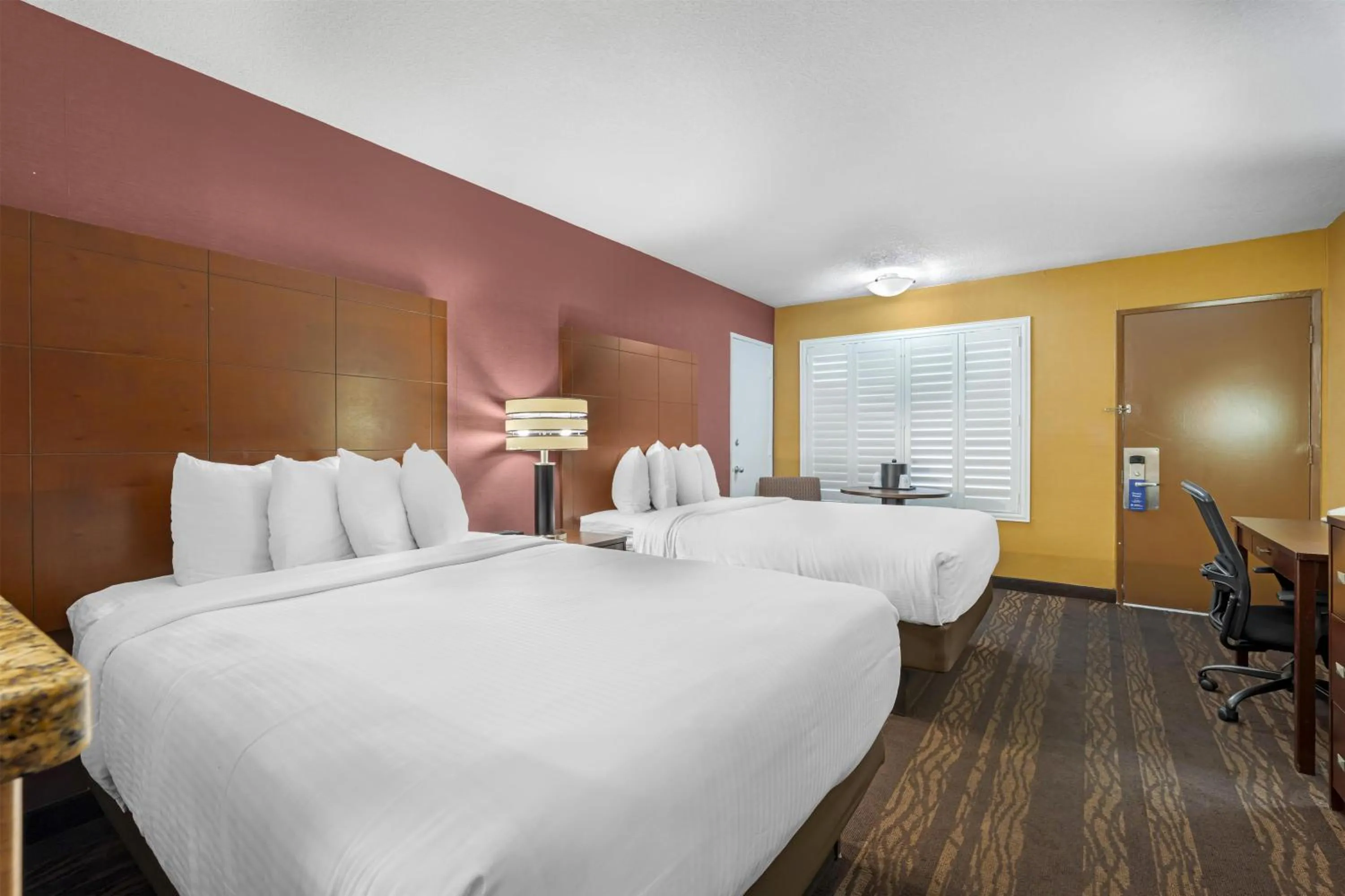 Bedroom, Bed in Best Western Plus Stovall's Inn