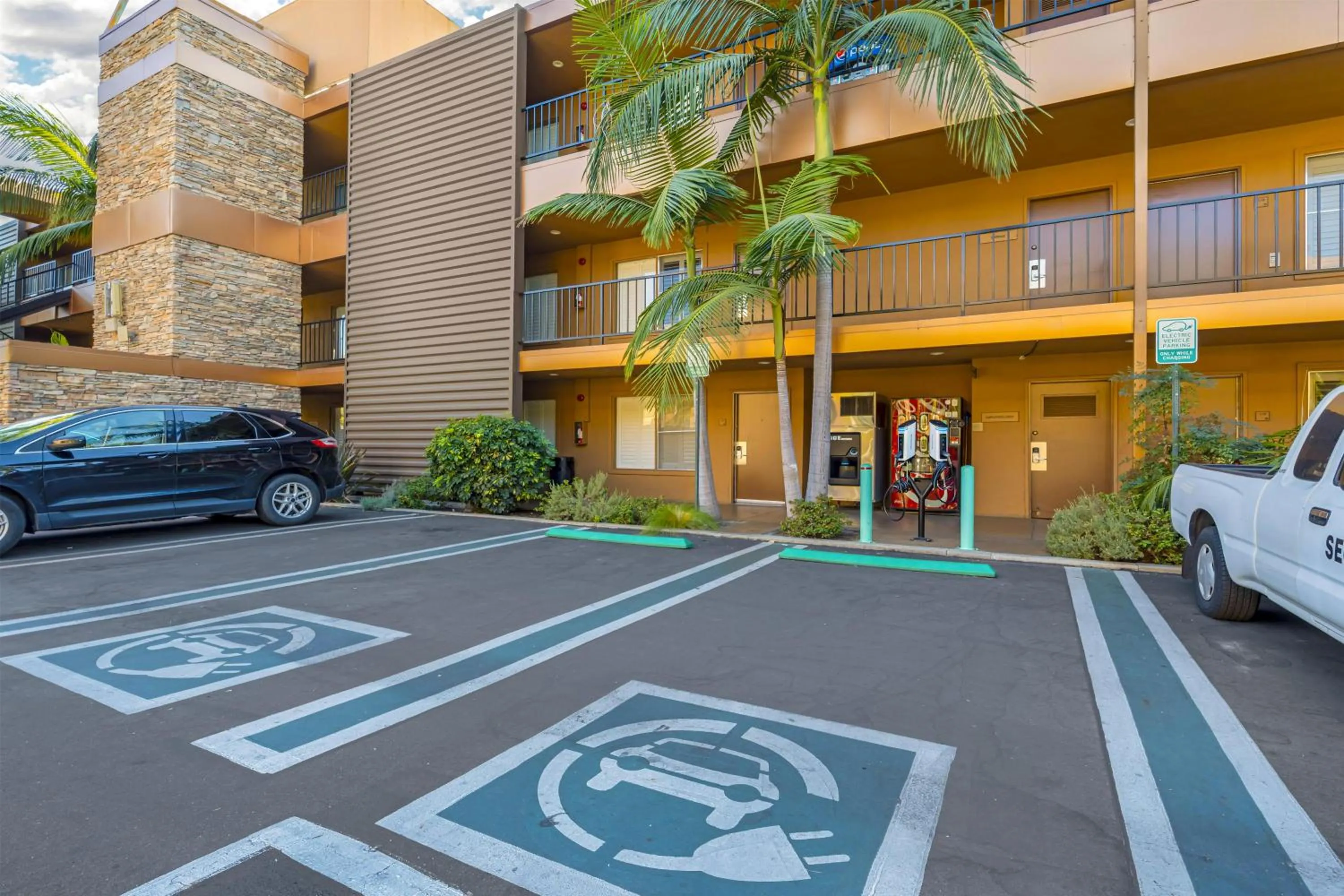 Property building in Best Western Plus Stovall's Inn