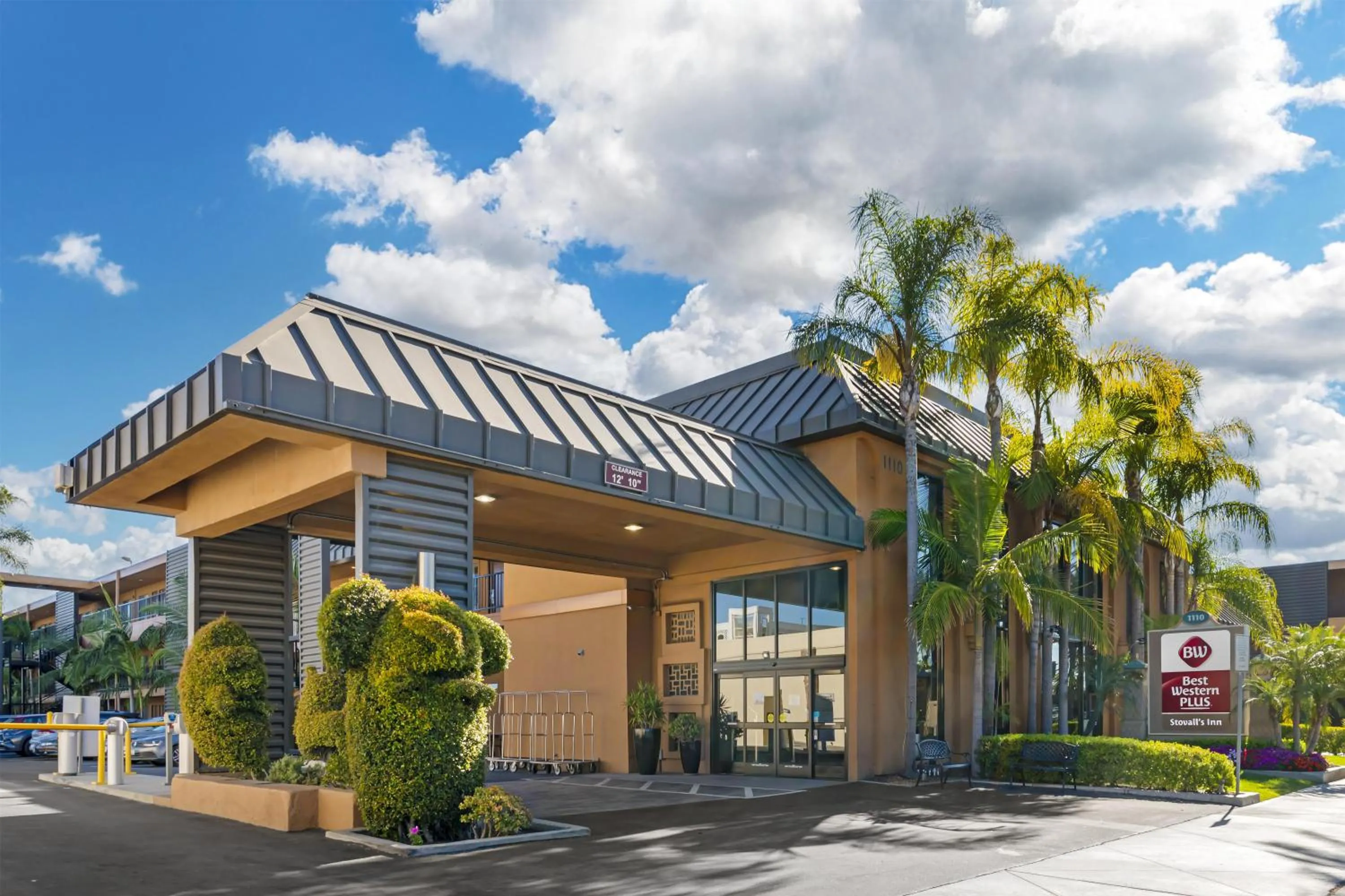 Property building in Best Western Plus Stovall's Inn