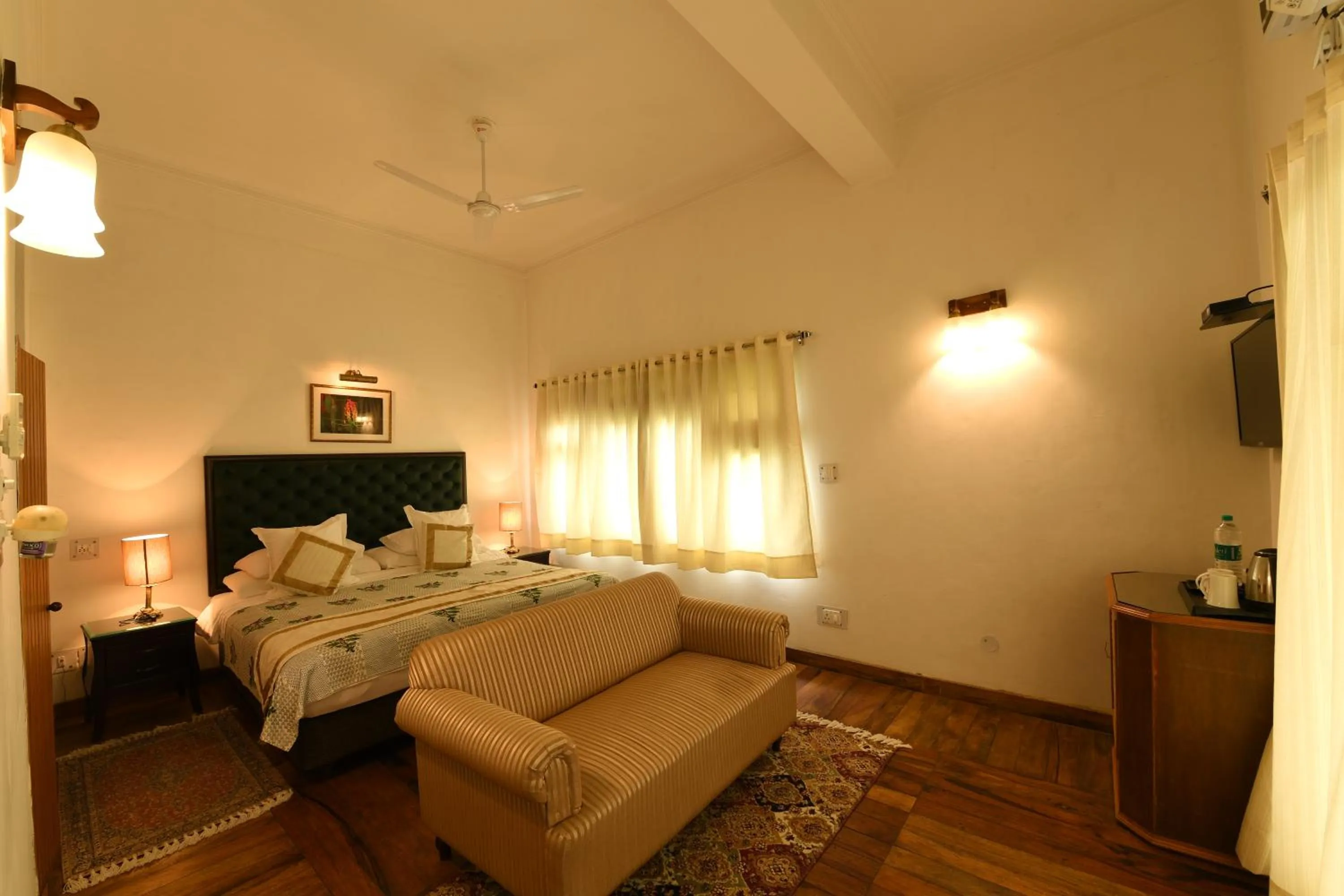 Bed in WelcomHeritage Judges Court