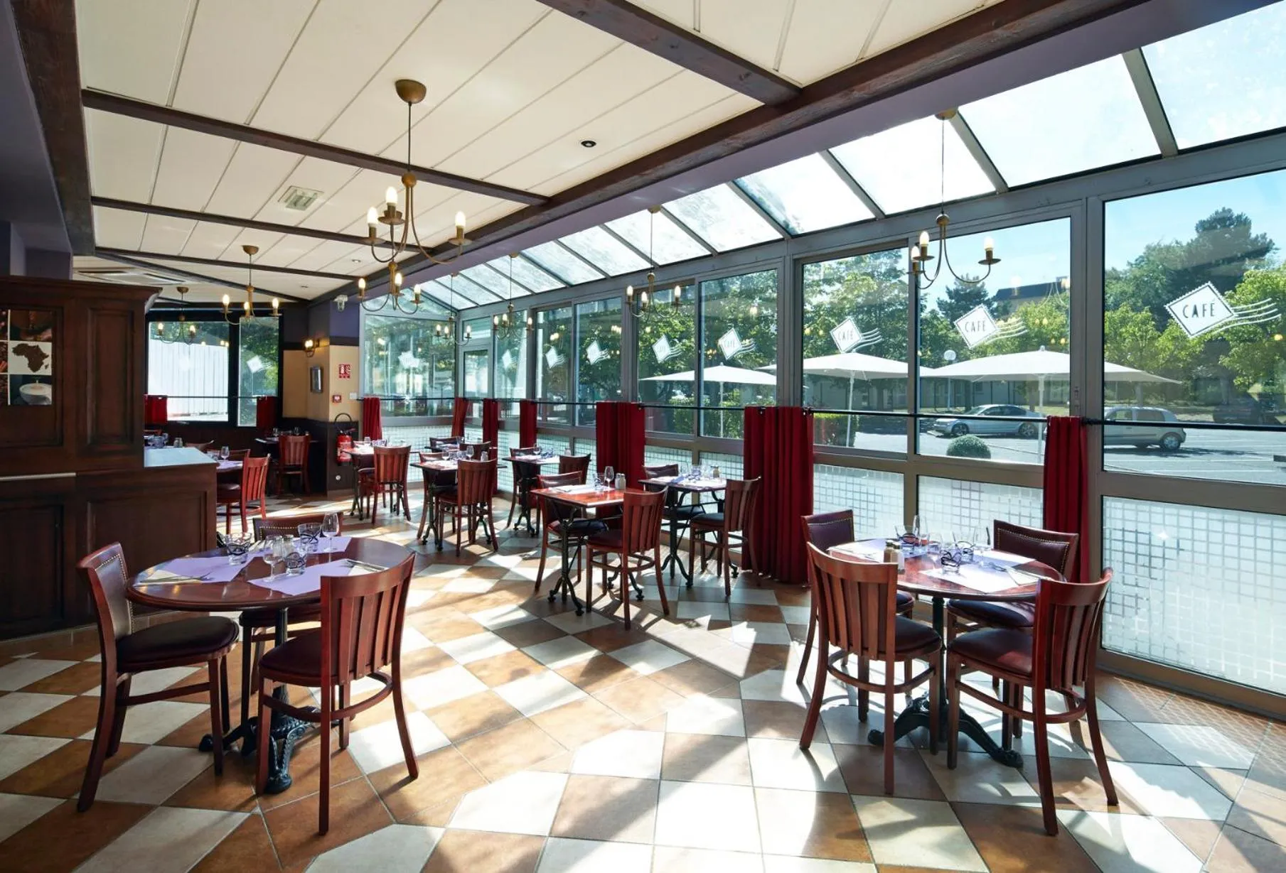 Restaurant/places to eat in ibis Chartres Ouest Luce