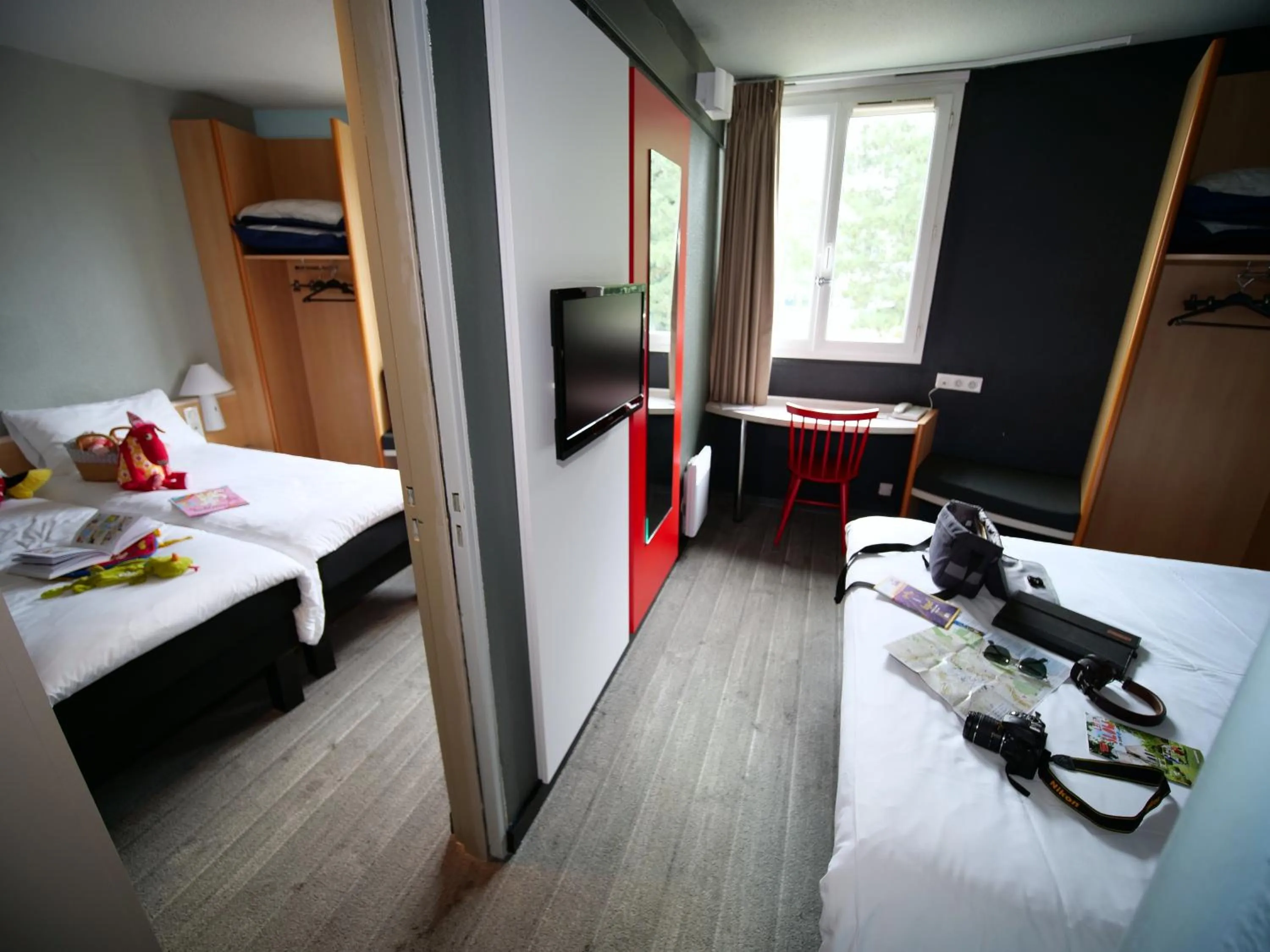 Family, Bed in ibis Chartres Ouest Luce
