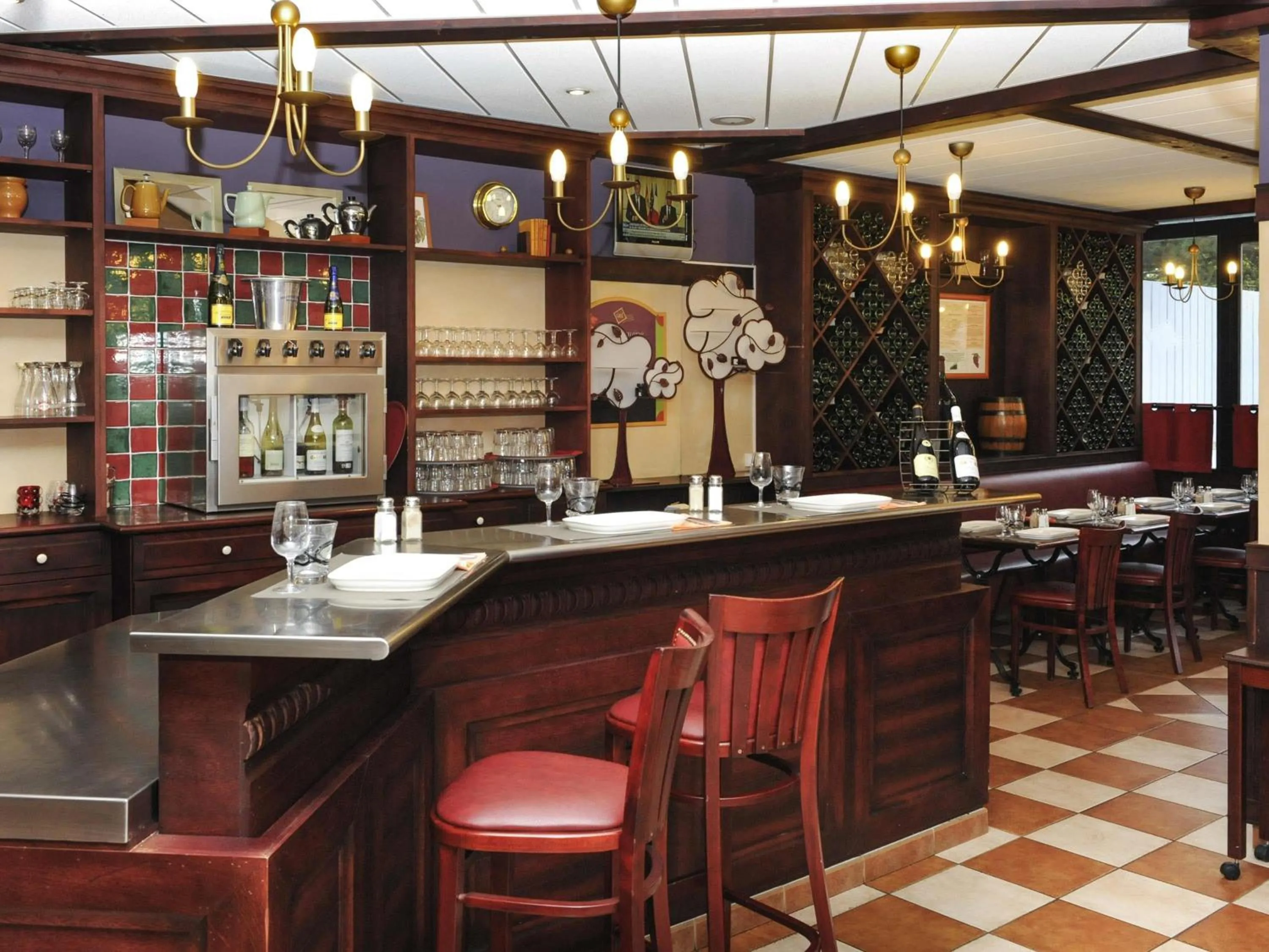 Lounge or bar in ibis Chartres Ouest Luce