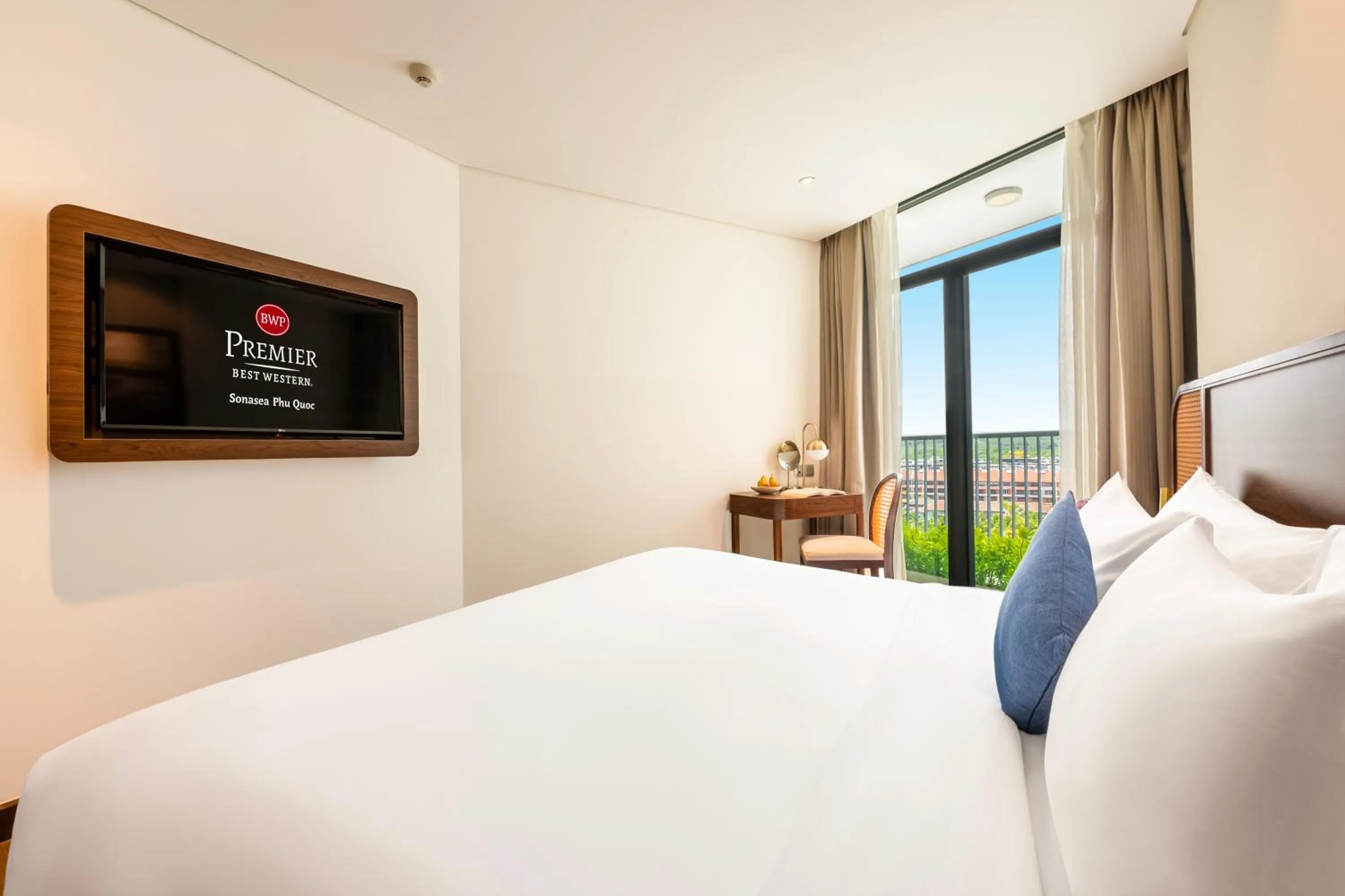 Bed in Best Western Premier Sonasea Phu Quoc