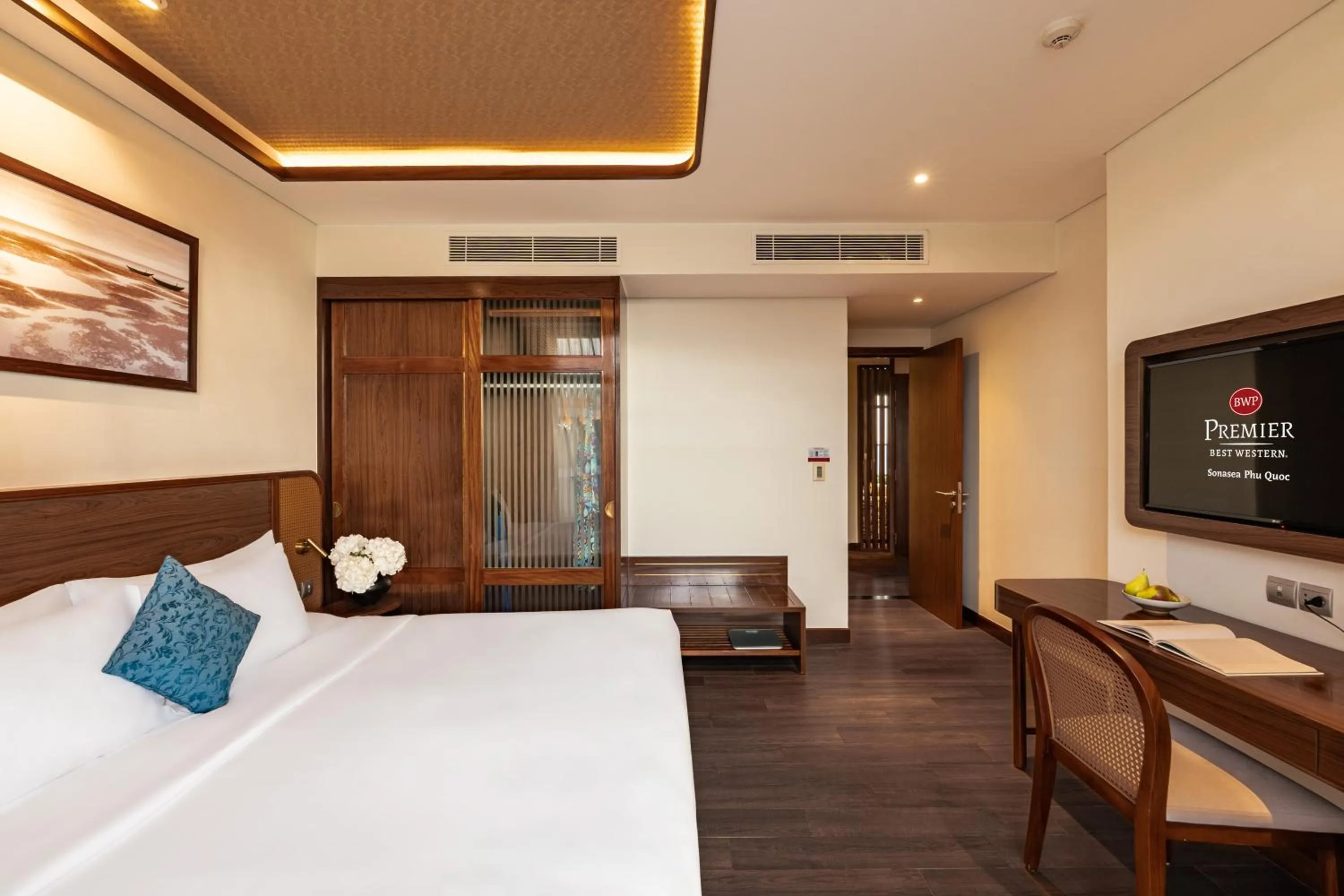 Bed in Best Western Premier Sonasea Phu Quoc