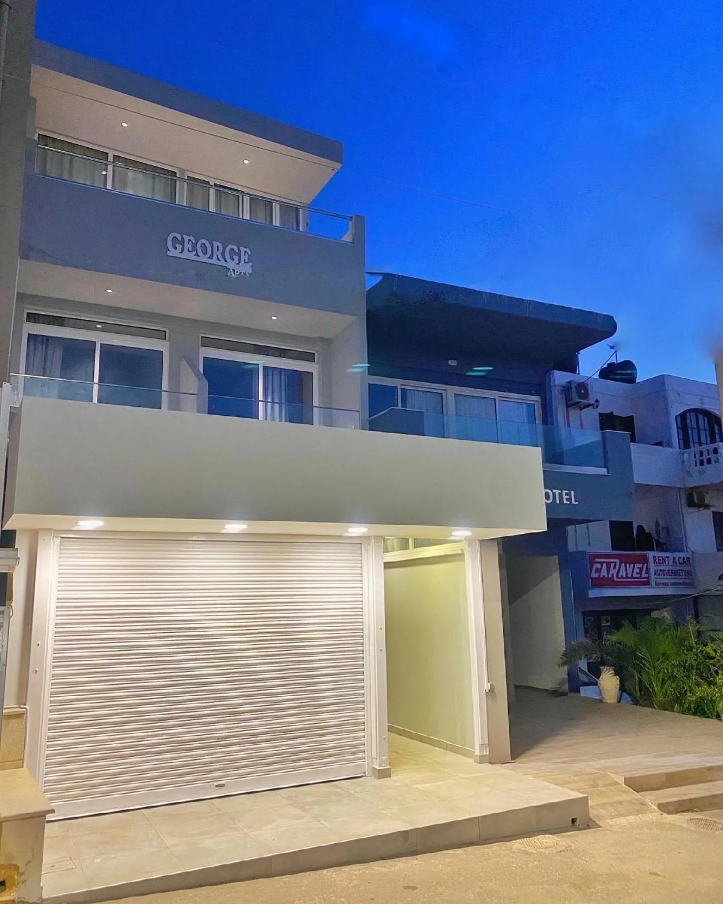 George Deluxe Apartments