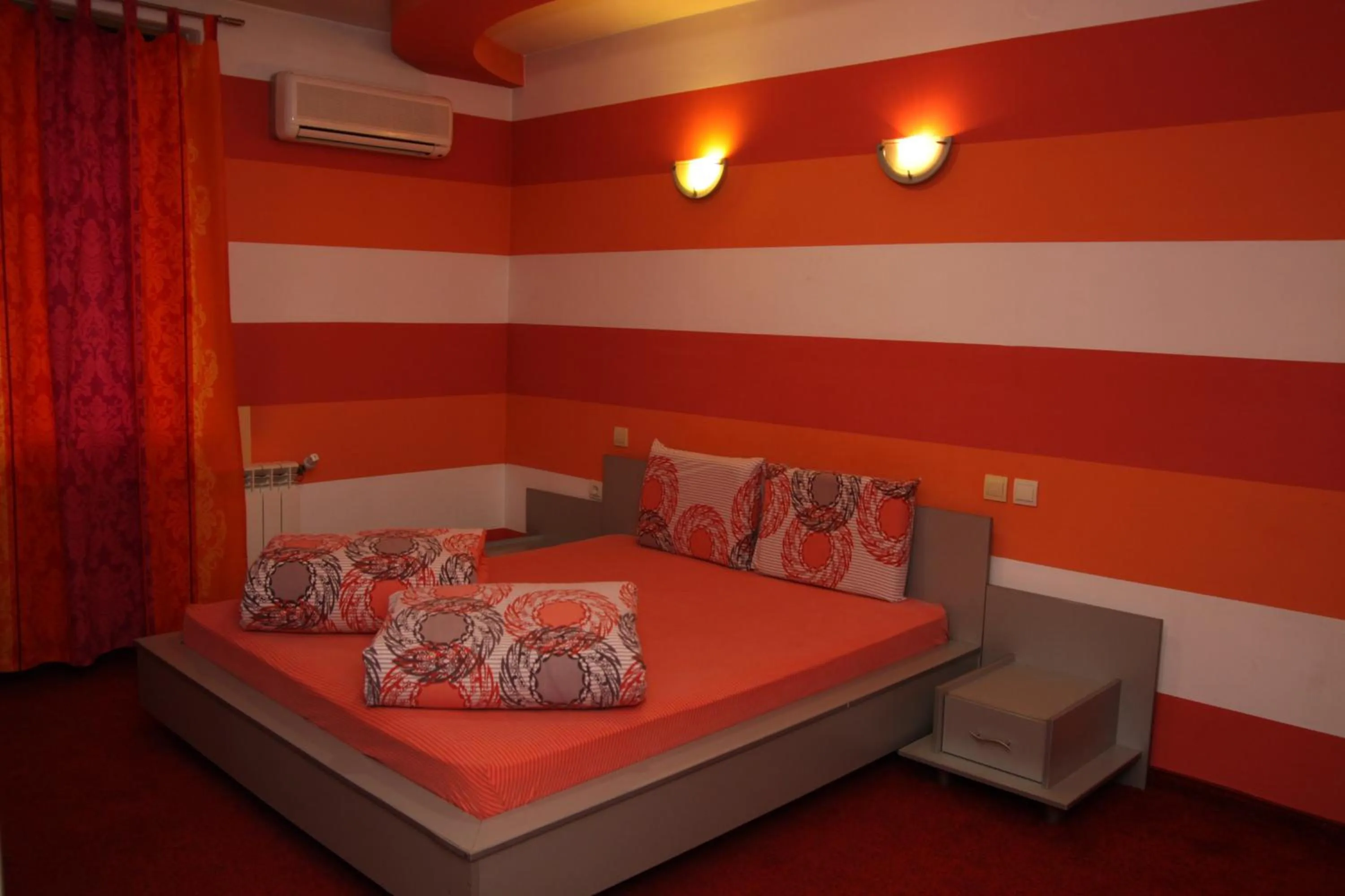 Patio, Bed in Hotel Color