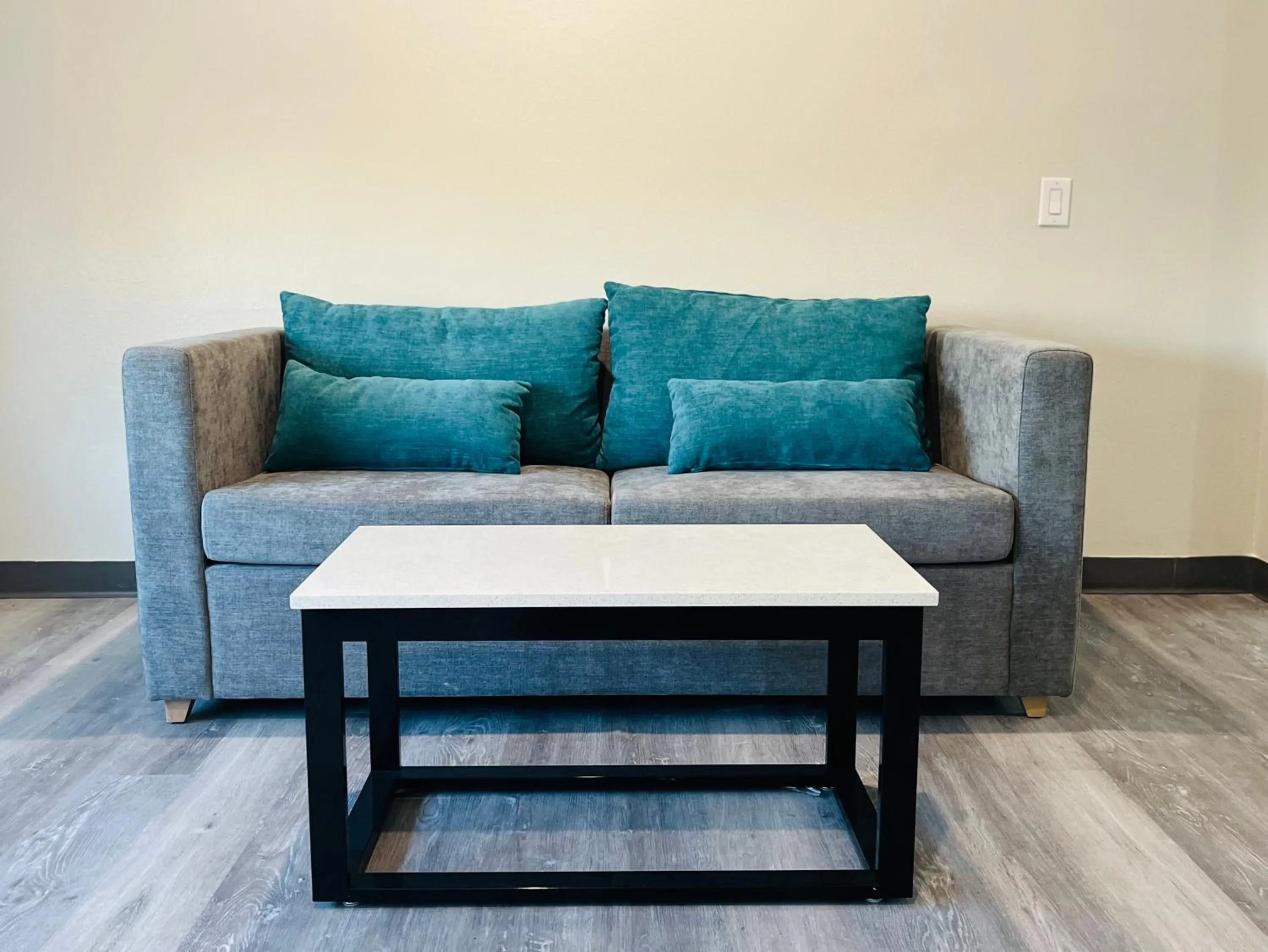 furniture in Sonesta Essential Hotel Houston-I-45 Spring